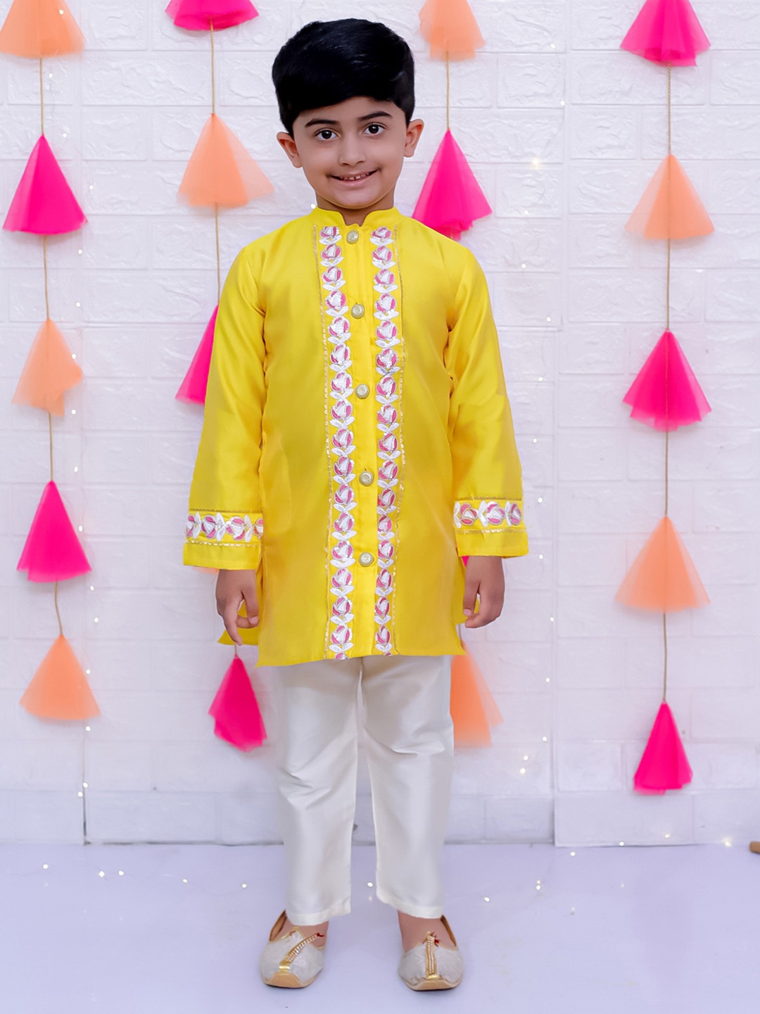 

KID1 Boys Floral Embroidered Silk Sherwani Set, Yellow