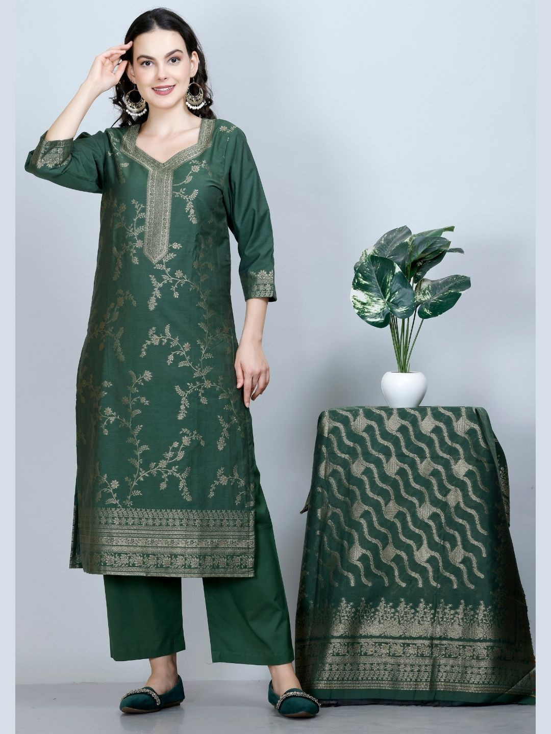 

KIDAR Women Floral Regular Kurta with Trousers & With Dupatta, Green