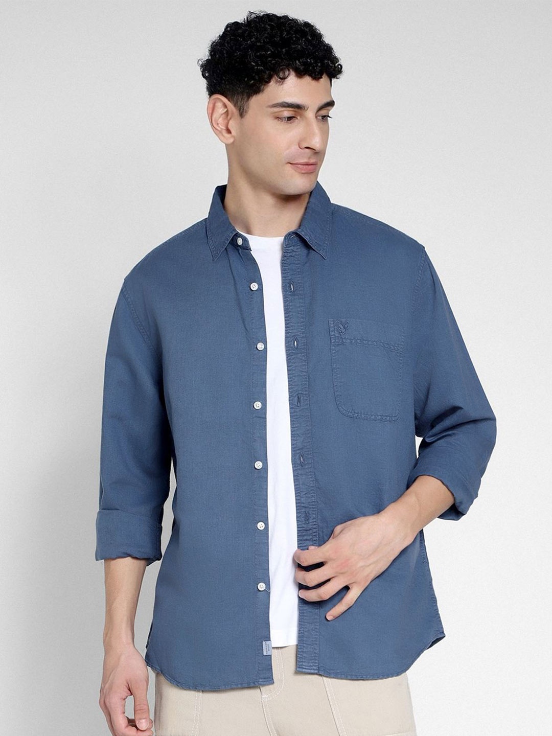 

AMERICAN EAGLE OUTFITTERS Men Spread Collar Solid Linen Relaxed Fit Casual Shirt, Navy blue