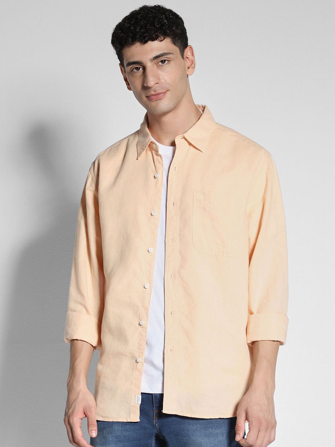 

AMERICAN EAGLE OUTFITTERS Men Spread Collar Solid Linen Relaxed Fit Casual Shirt, Beige
