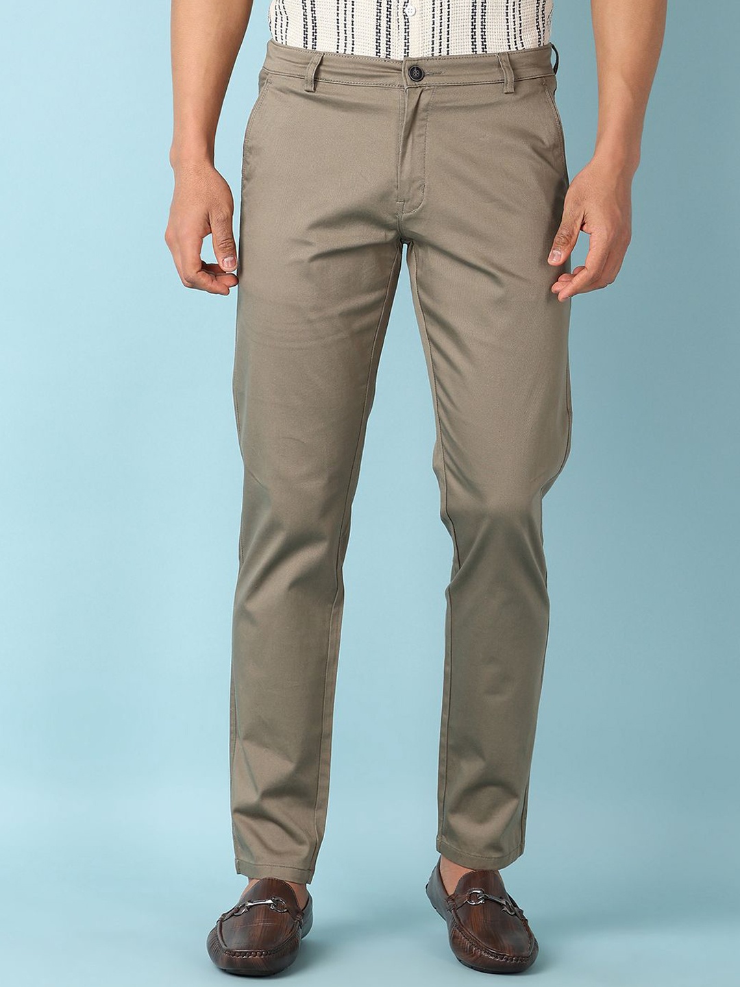 

V-Mart Men Slim Fit Chinos Trousers, Green
