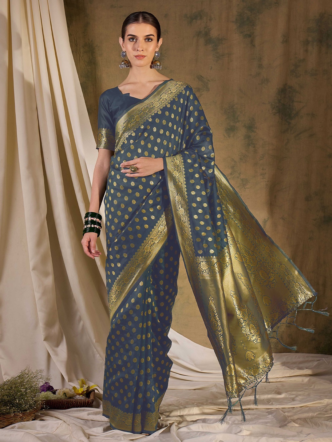 

Maroosh Woven Design Zari Traditional Banarasi Saree, Grey