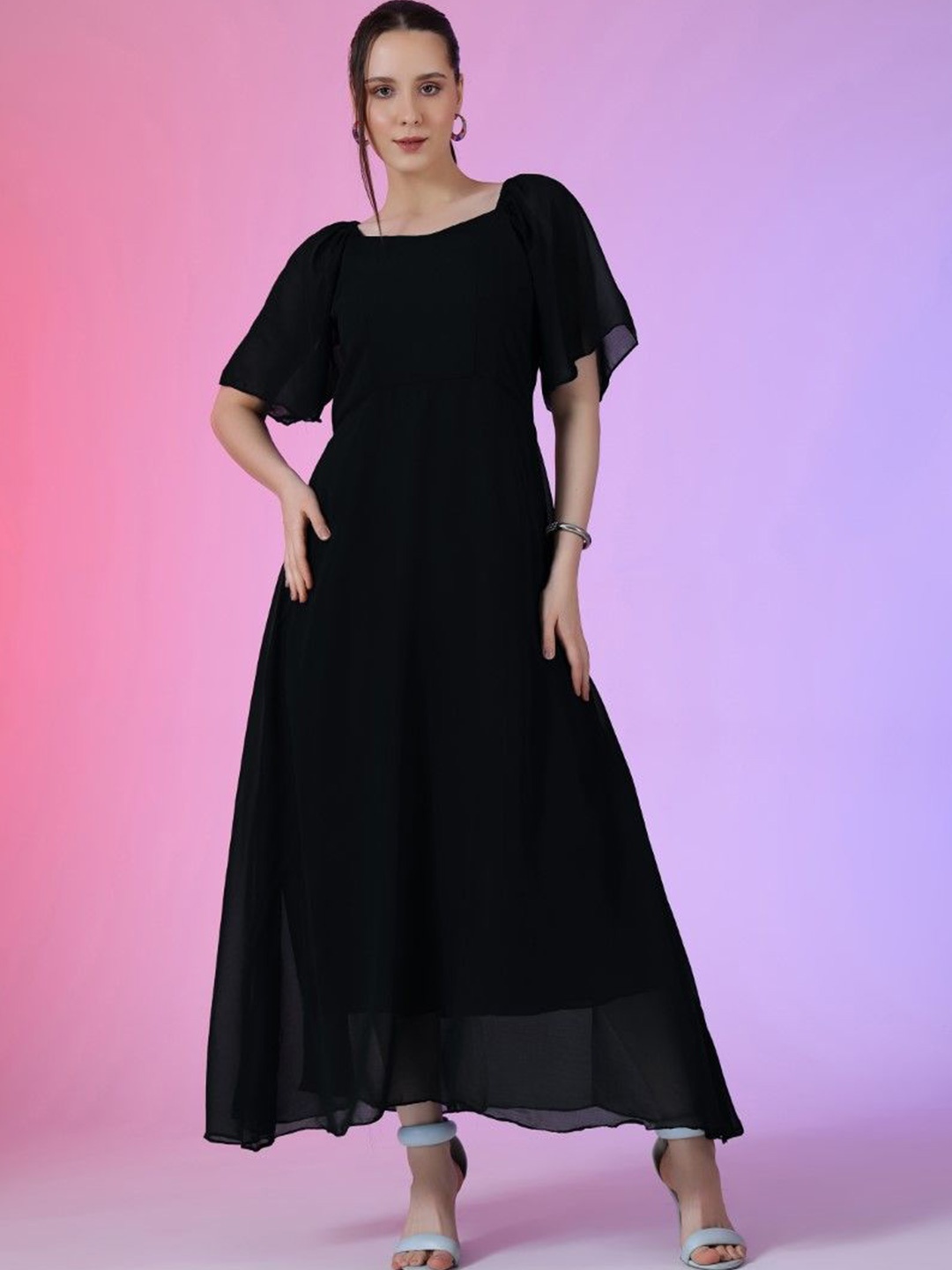 

Krunal Raiyani Solid Georgette Maxi Dress, Black