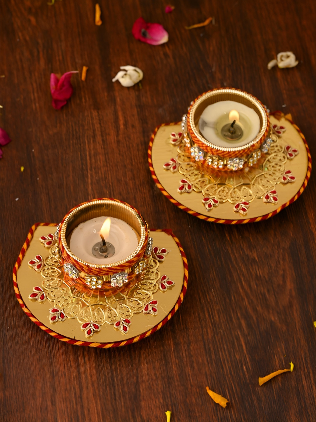 

Aapno Rajasthan Red & Gold-Toned 2 Pieces Floral Metal Candle Holders