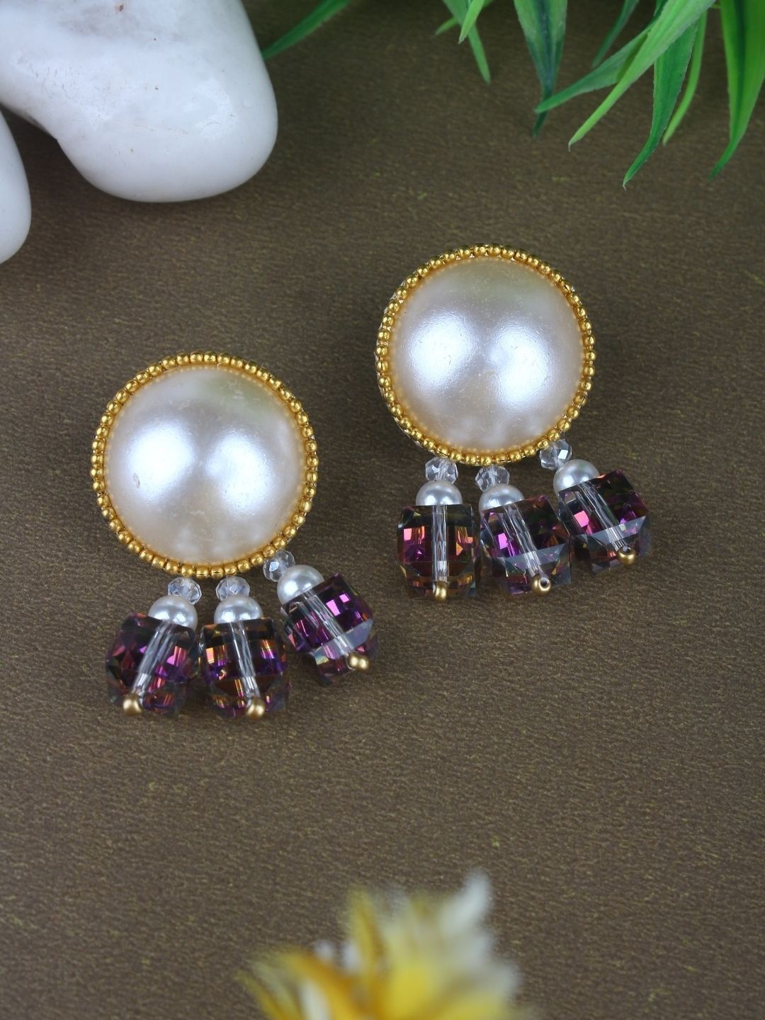 

KPOP Gold-Plated Contemporary Pearls Drop Earrings