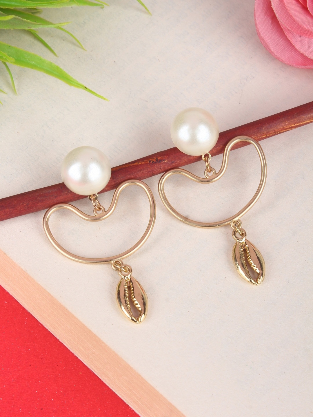

KPOP Contemporary Drop Earrings, Gold