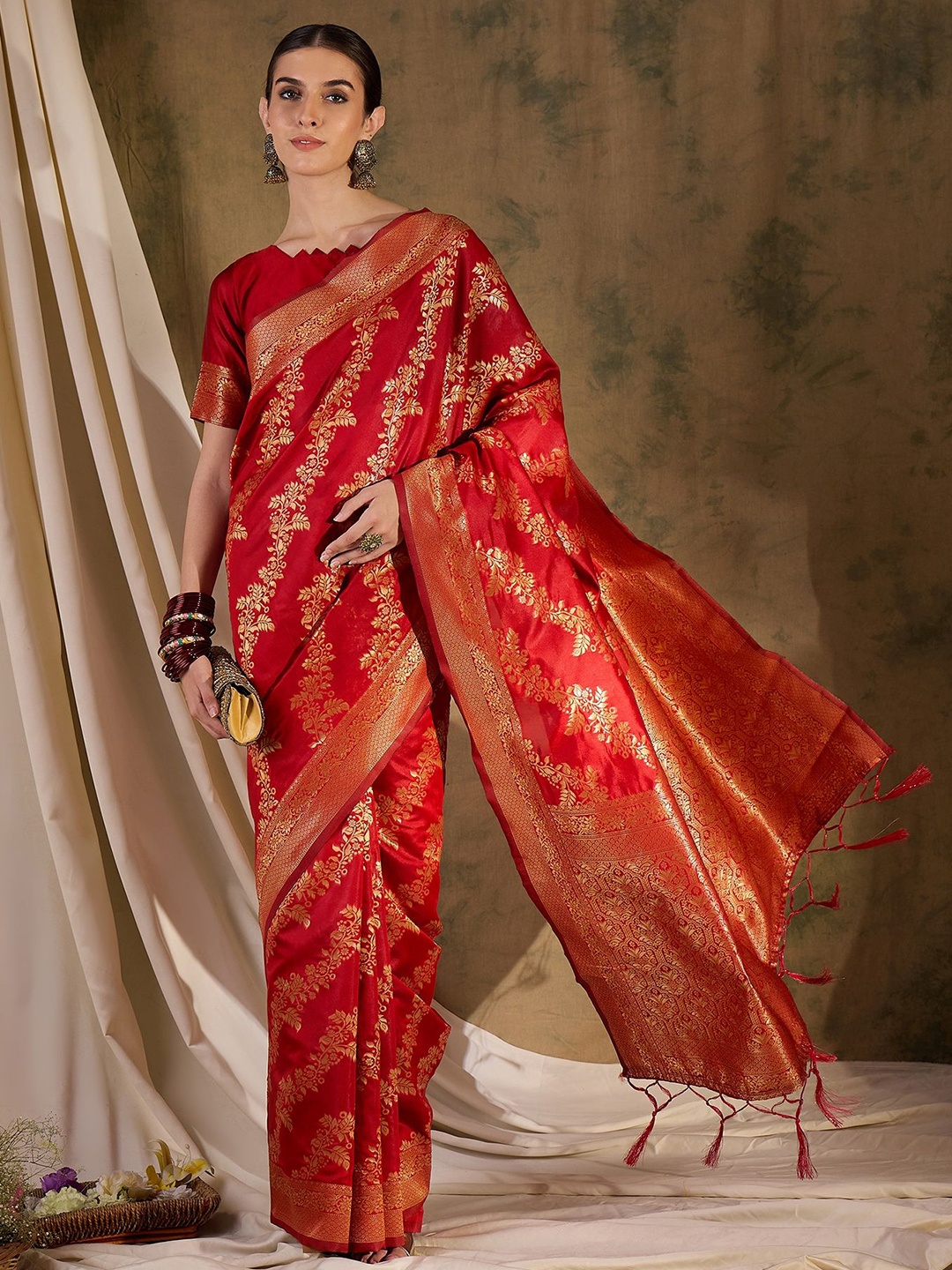 

Maroosh Ethnic Motifs Zari Banarasi Saree, Red