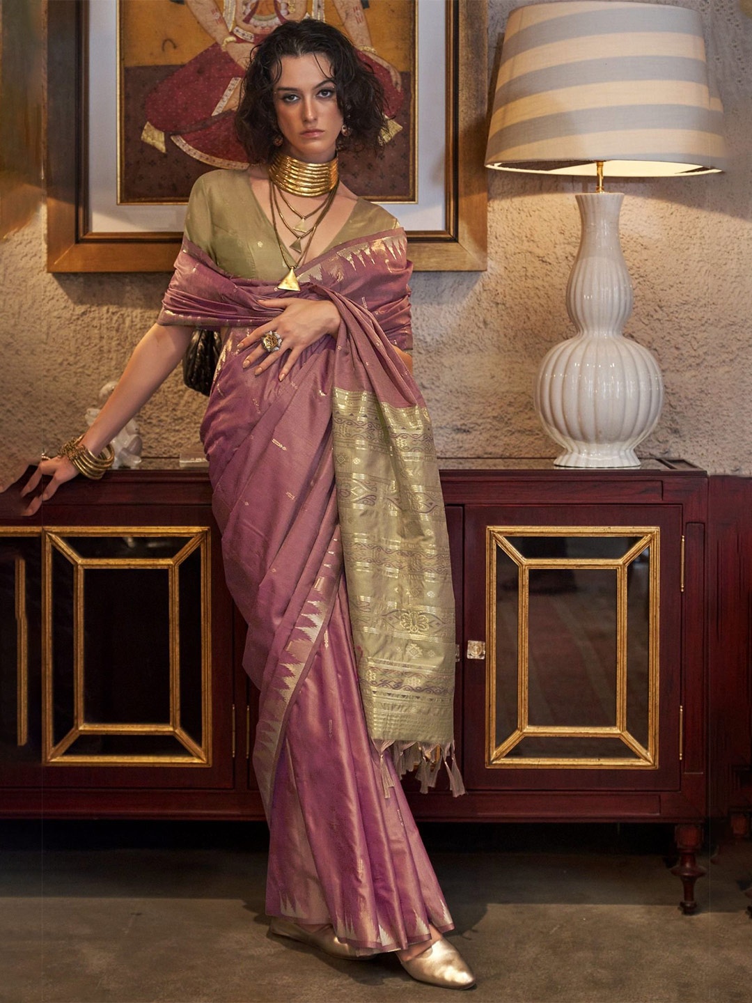 

MySilkLove Ethnic Motifs Zari Linen Blend Saree, Pink
