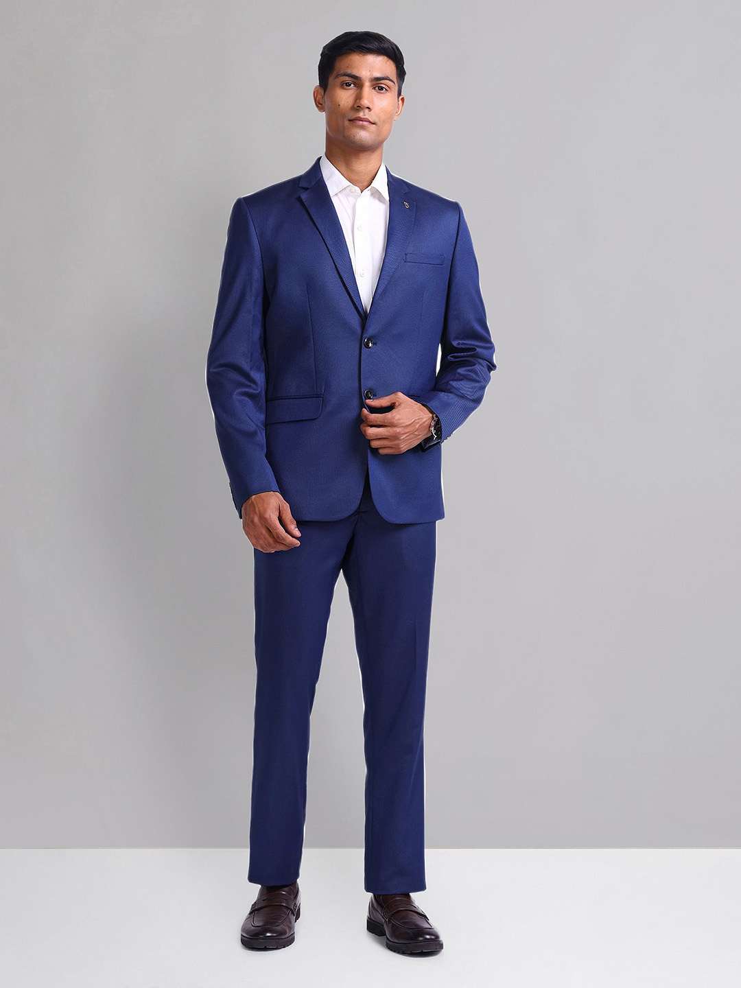 

AD By Arvind Men Solid Tailored Fit Notched Lapel Collar Two Piece Suit, Blue