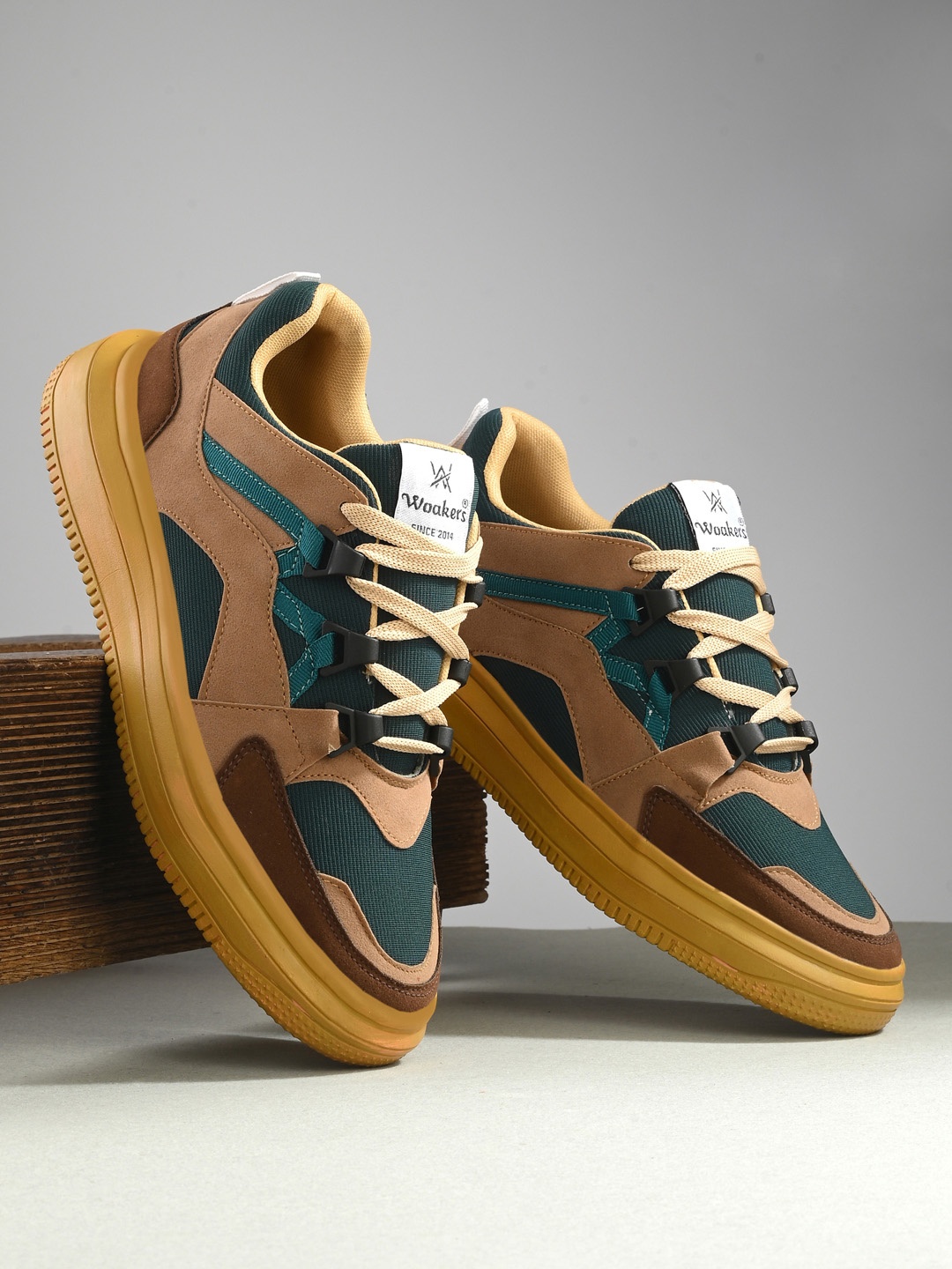 

Woakers Men Sneakers, Multi