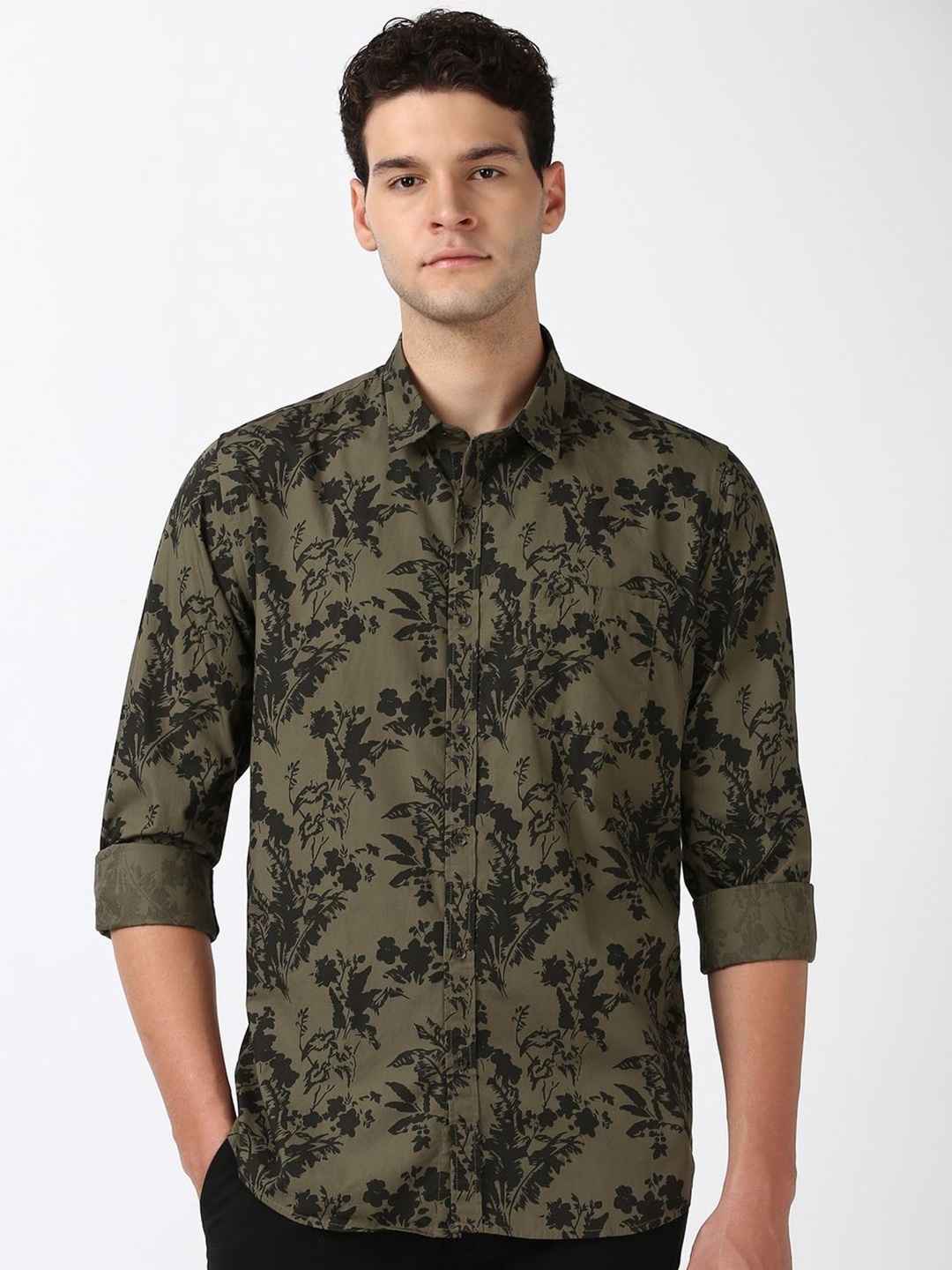 

Peter England Casuals Men Spread Collar Floral Printed Cotton Slim Fit Casual Shirt, Olive