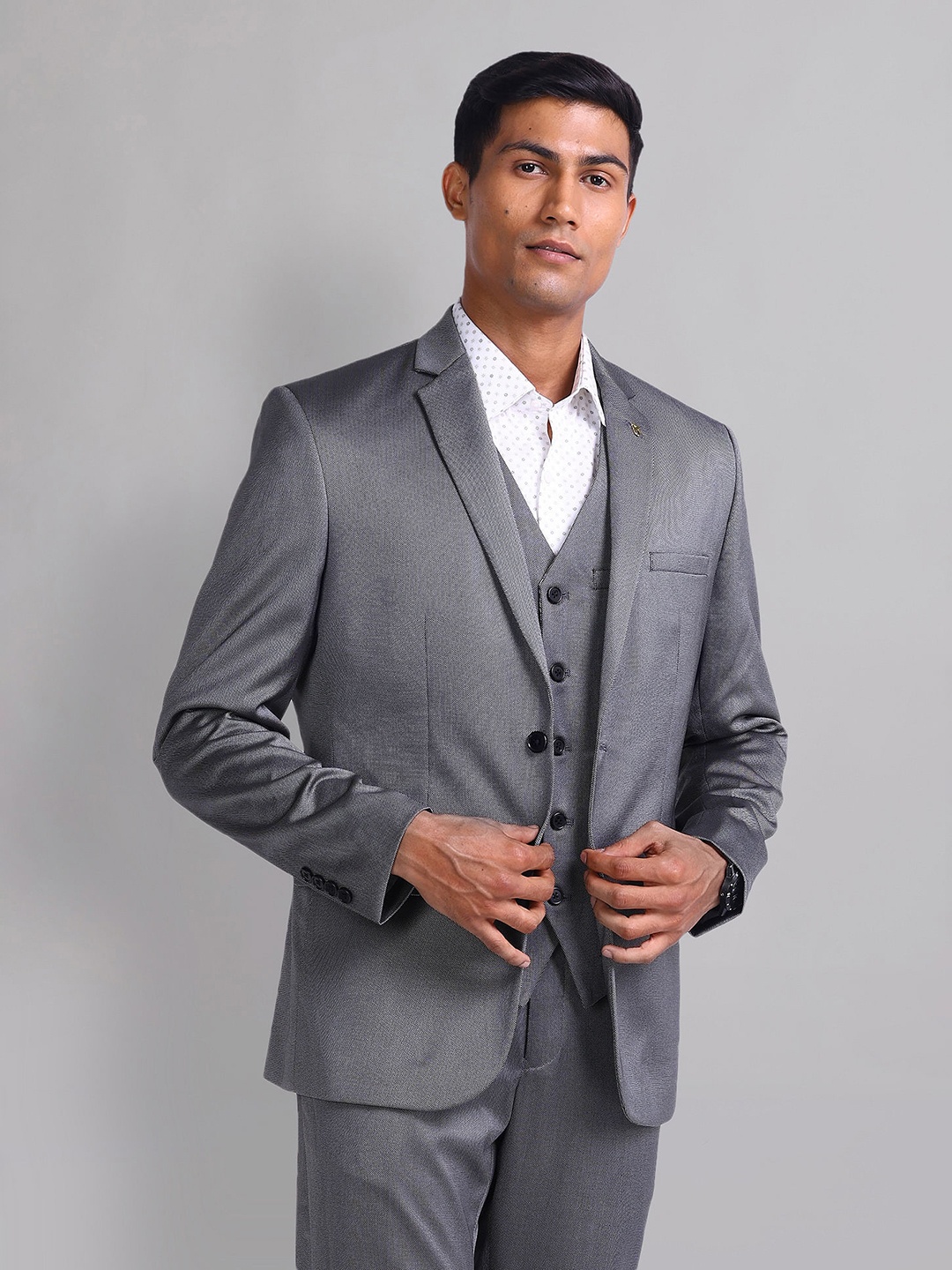 

AD By Arvind Solid Tailored-Fit Single-Breasted Notched Lapel Three-Piece Formal Suit, Grey