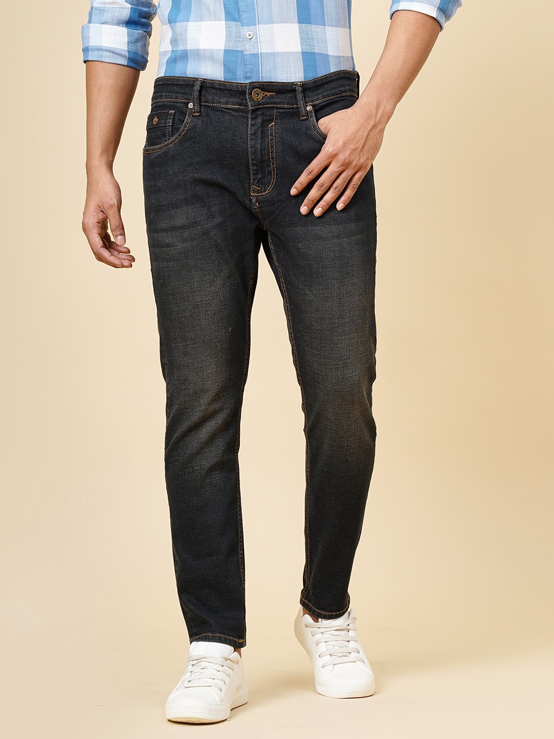 

Greenfibre Men Slim Fit Heavy Fade Stretchable Jeans, Black