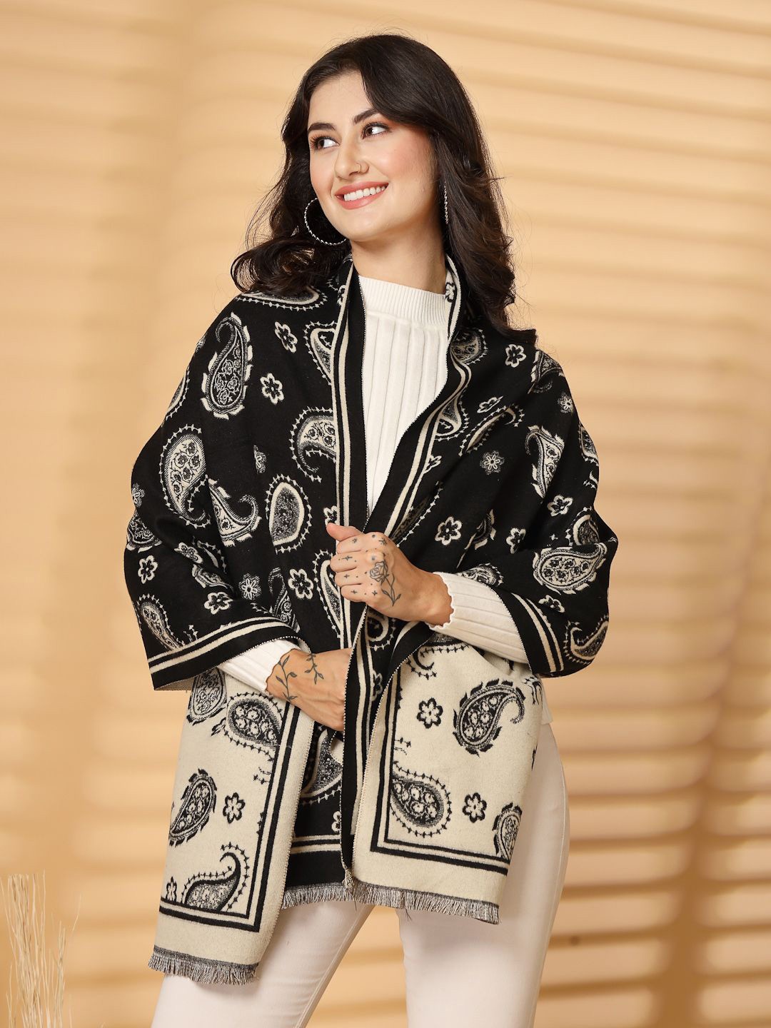 

Mafadeny Women Paisley Woven Design Stole, Black