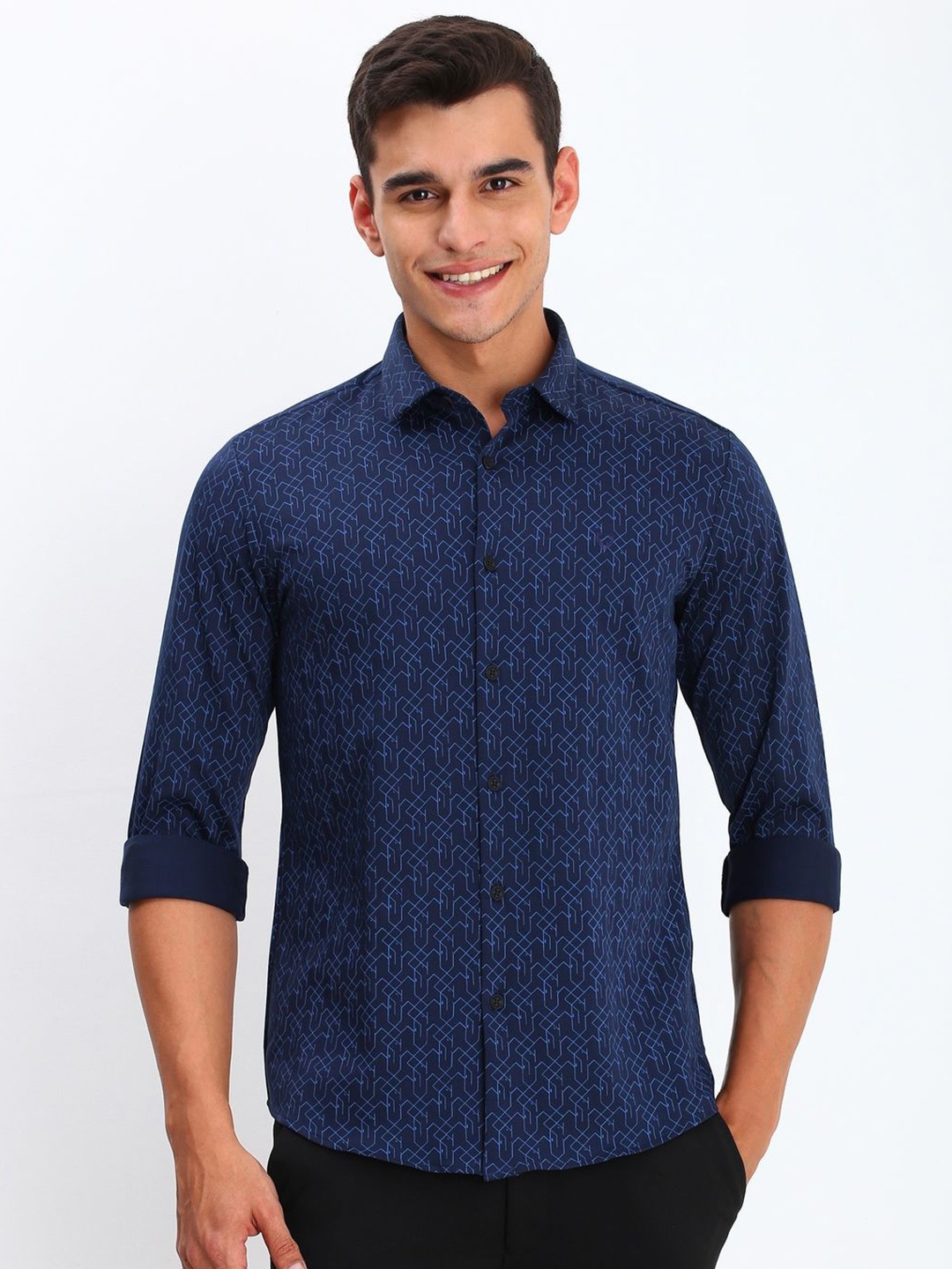 

Allen Solly Men Spread Collar Geometric Printed Cotton Slim Fit Casual Shirt, Navy blue