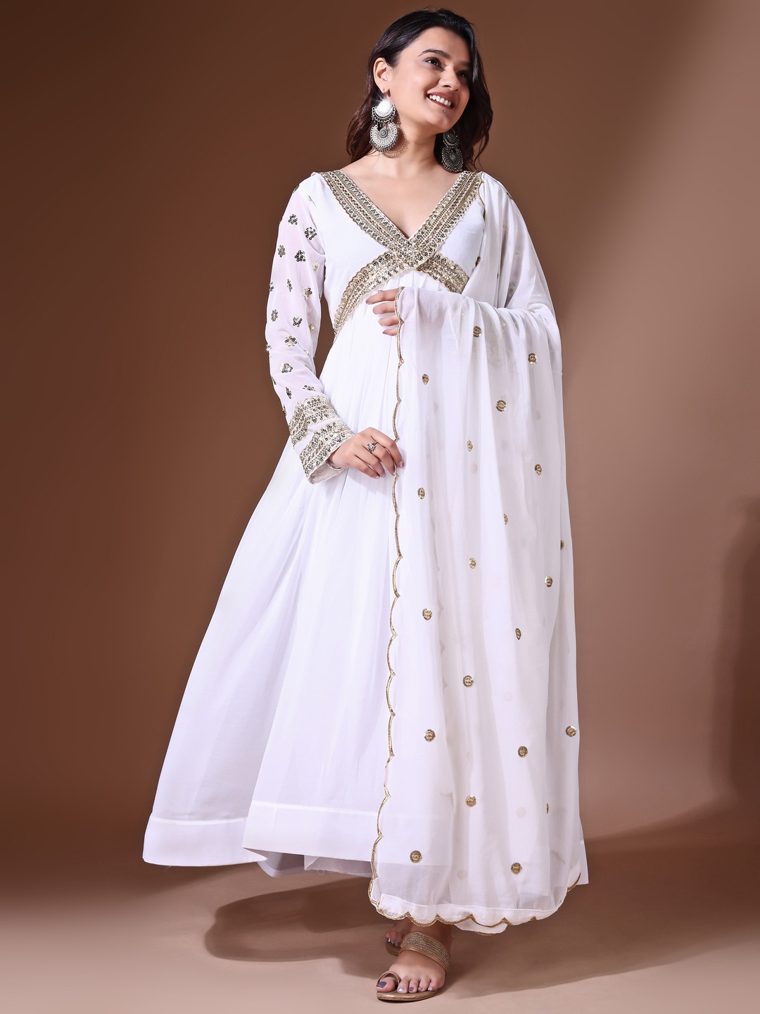 

Wedani Floral Embroidered V-Neck Long Sleeves Sequinned Georgette Kurta & Dupatta, White