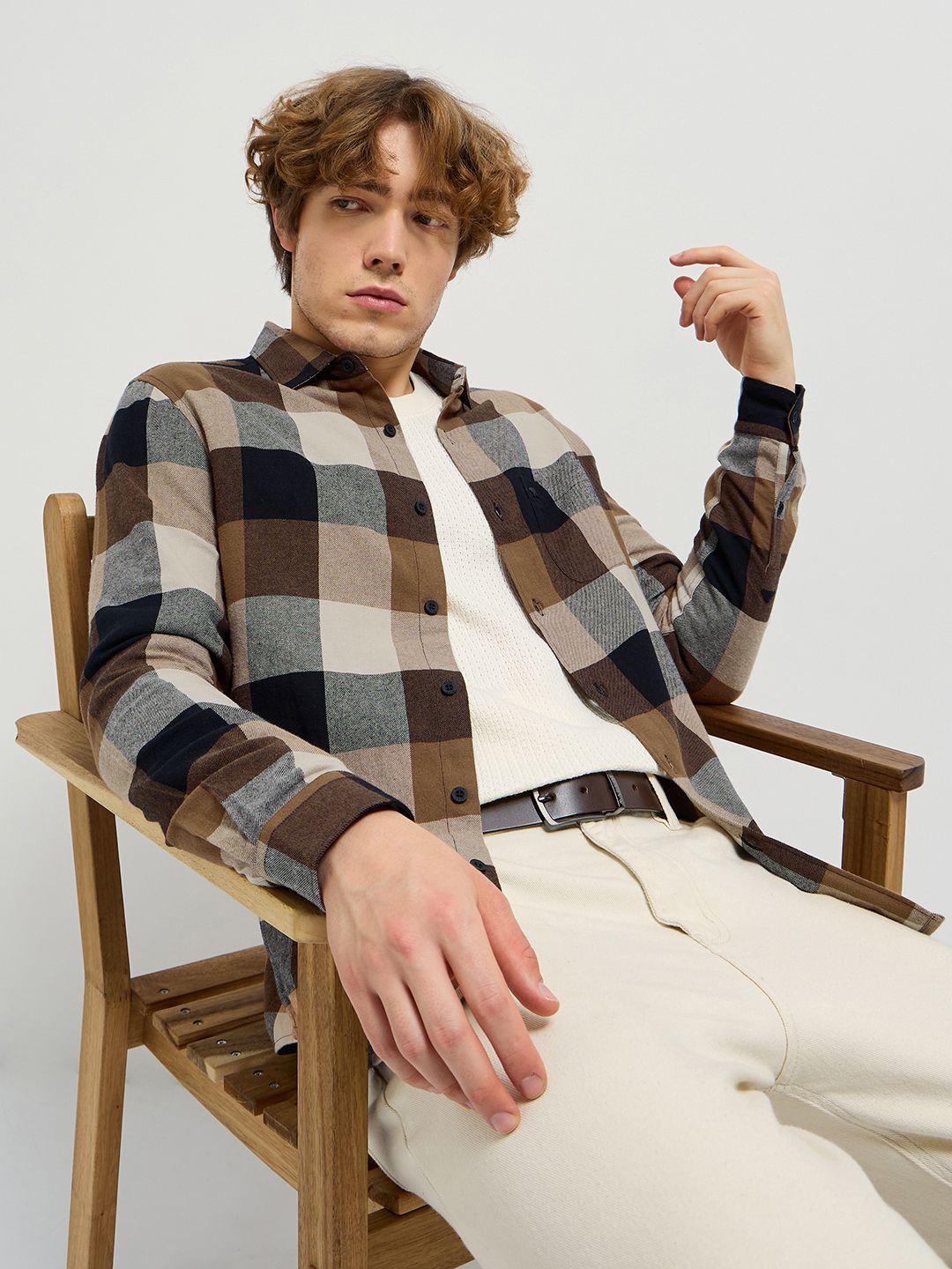 

THE BEAR HOUSE Men Spread Collar Checked Cotton Slim Fit Casual Shirt, Brown