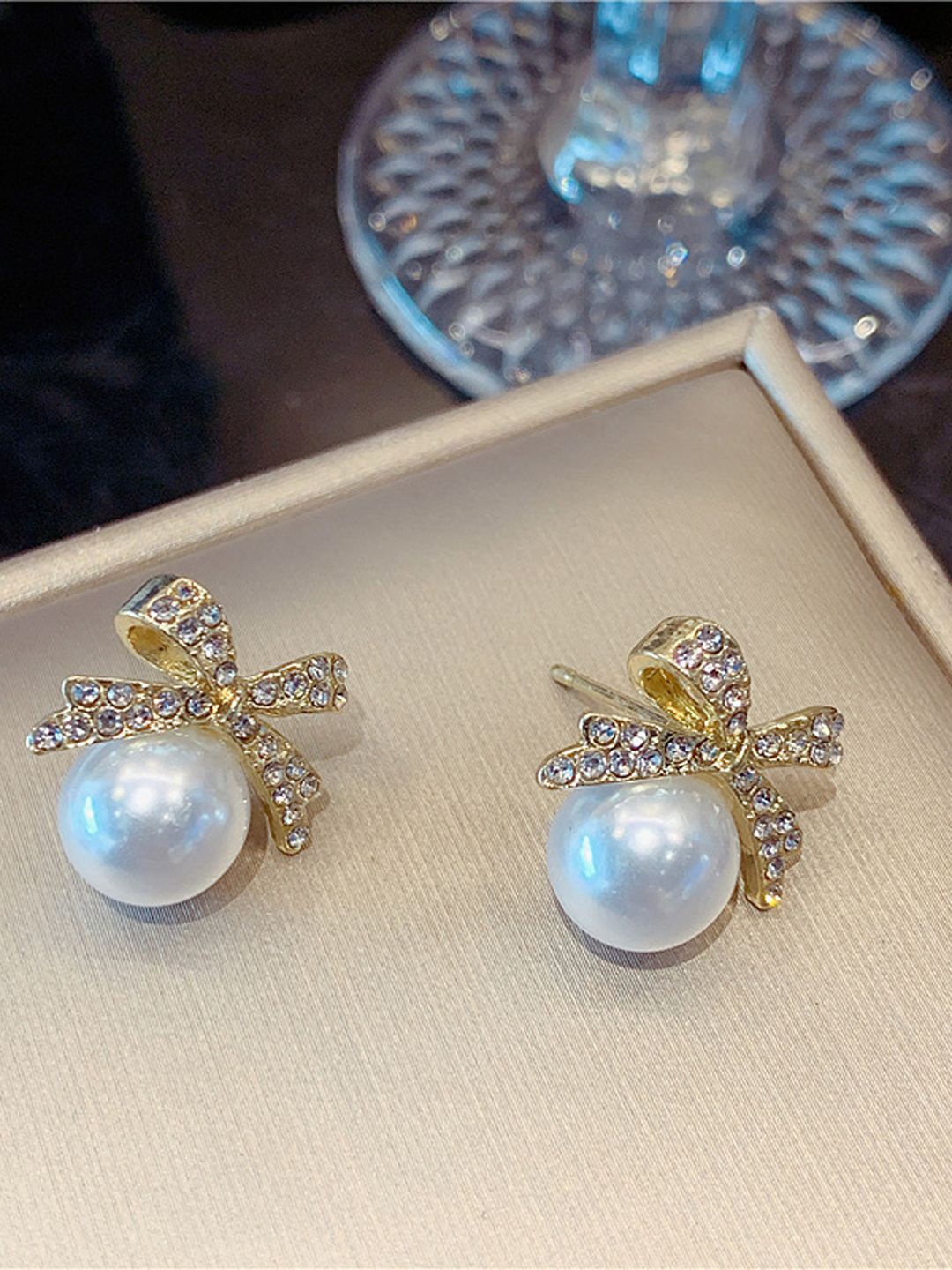 

Krelin Classic Studs Earrings, Gold