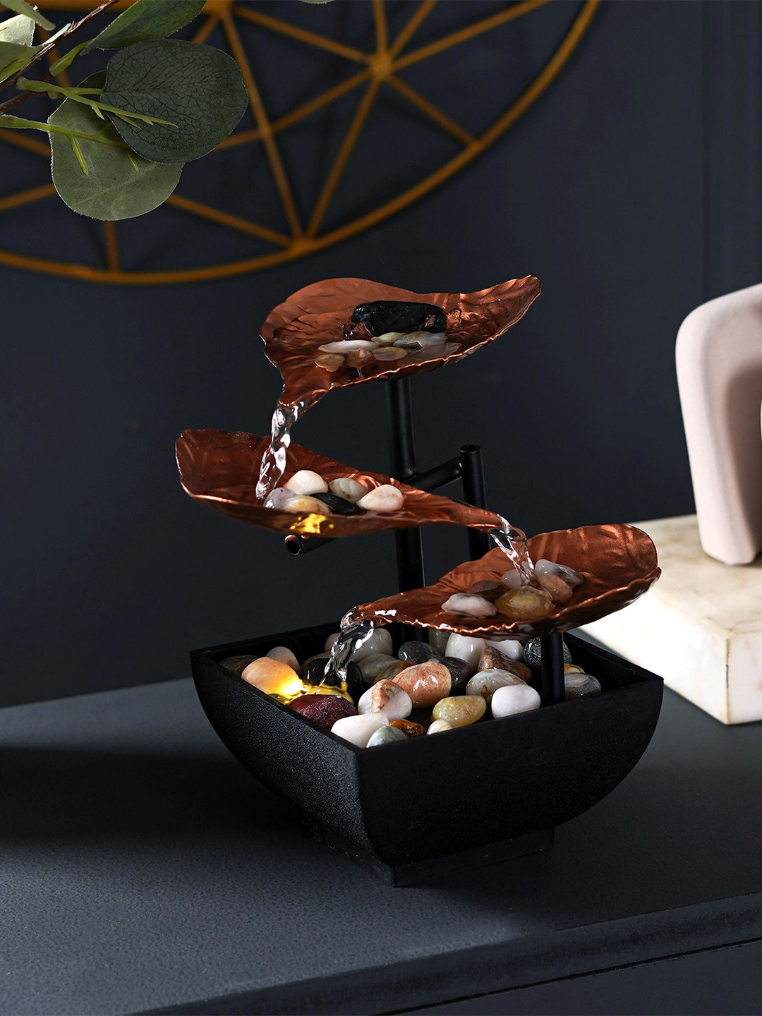 

THE ARTMENT Black & Copper Toned Leaf Design Emerald Metal Fountains