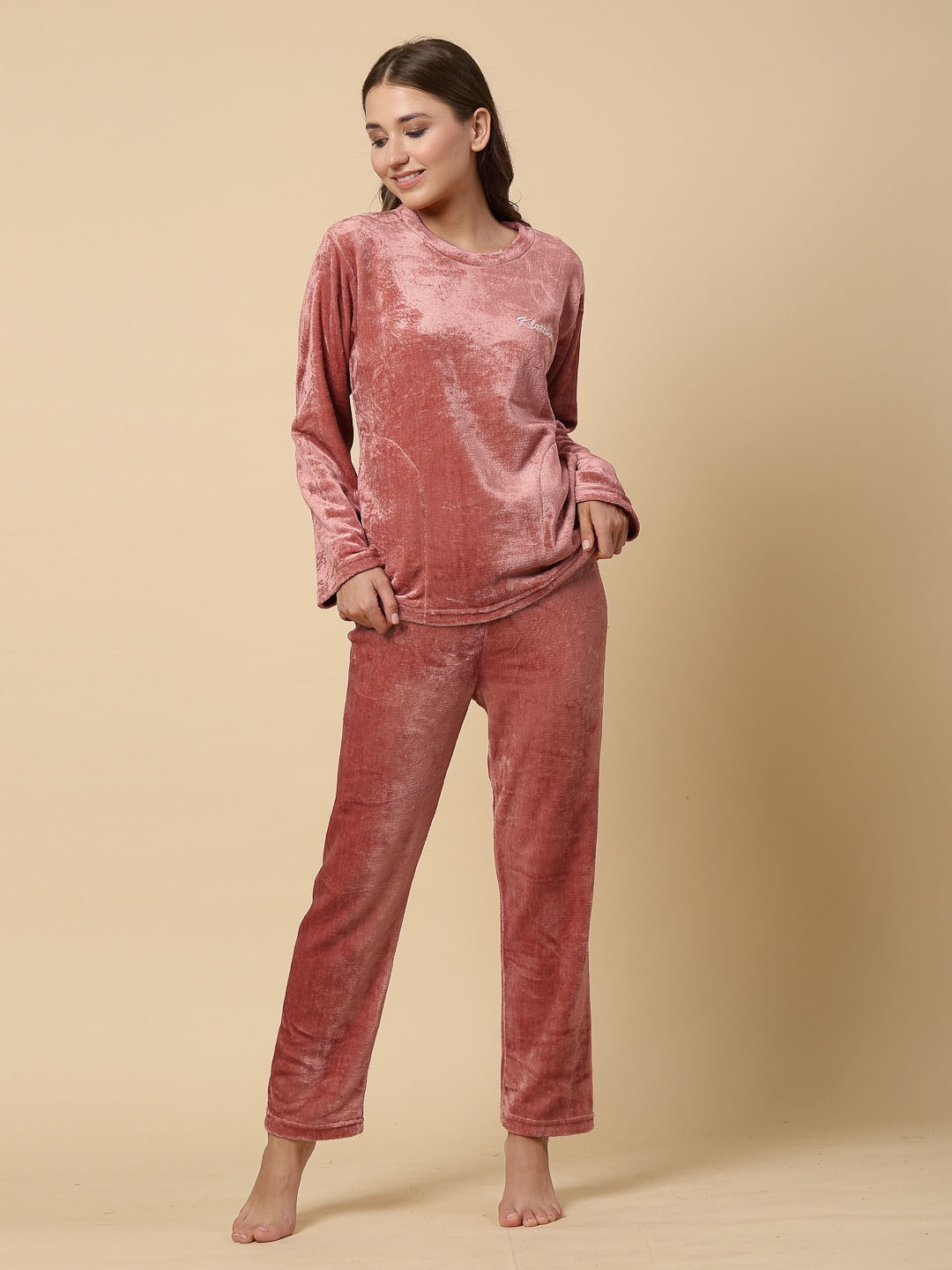 

KLOTTHE Women Rust Solid Long Sleeves Woolen Night Suit