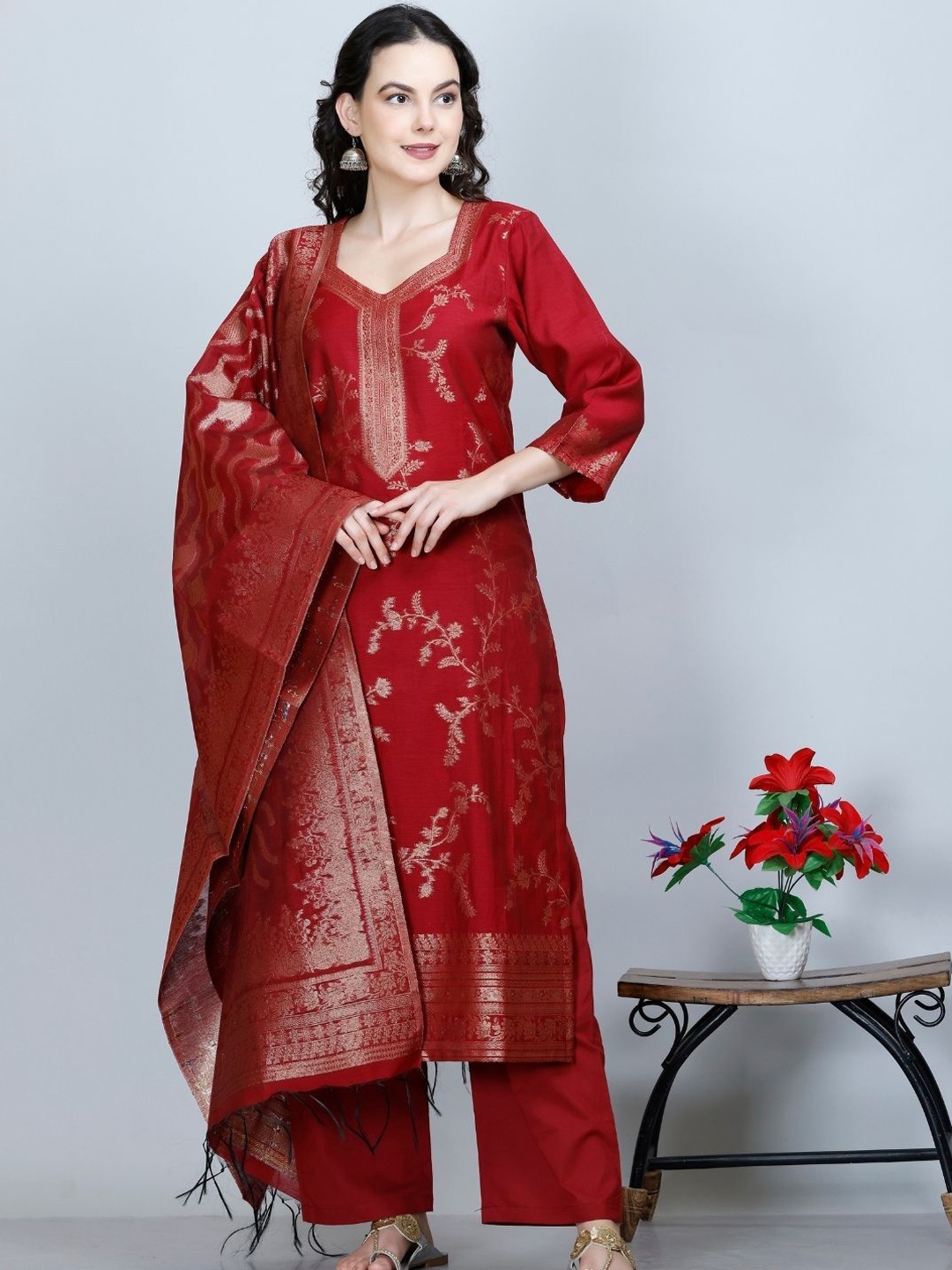

KIDAR Women Floral Regular Kurta with Trousers & With Dupatta, Maroon
