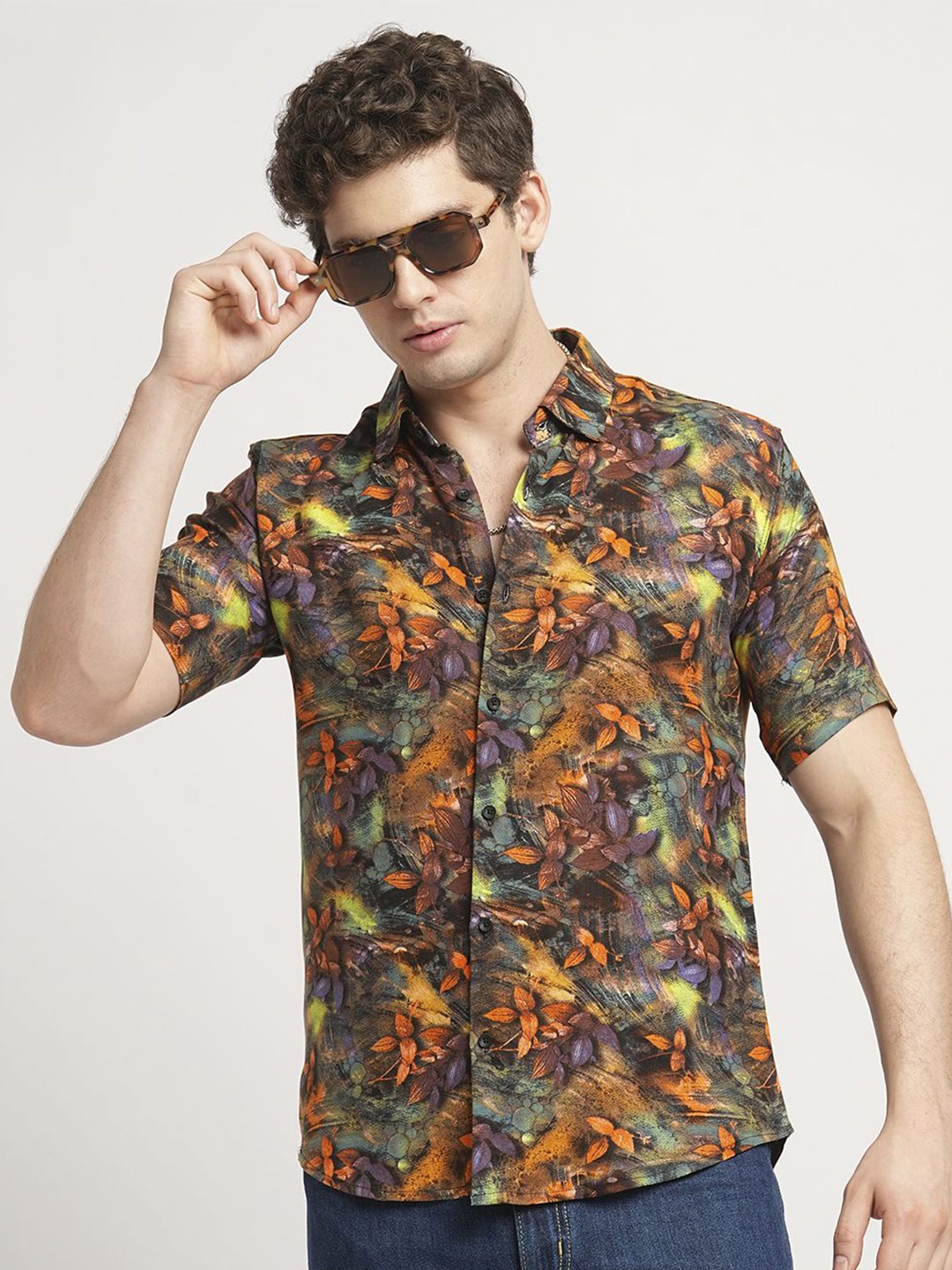 

TRYBUY.IN Men Standard Spread Collar Floral Printed Cotton Casual Shirt, Black