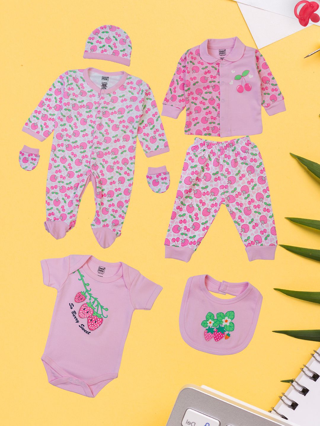 

MeeMee 5-Pcs Kids Printed Pure Cotton Baby Apparel Gift Set, Pink