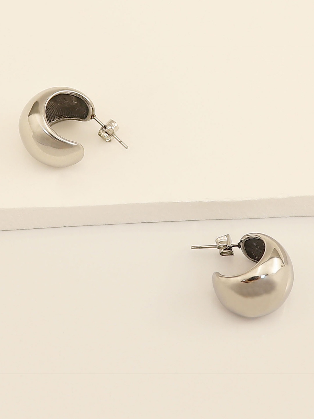 

KRENOZ Silver Plated Classic Studs Earrings