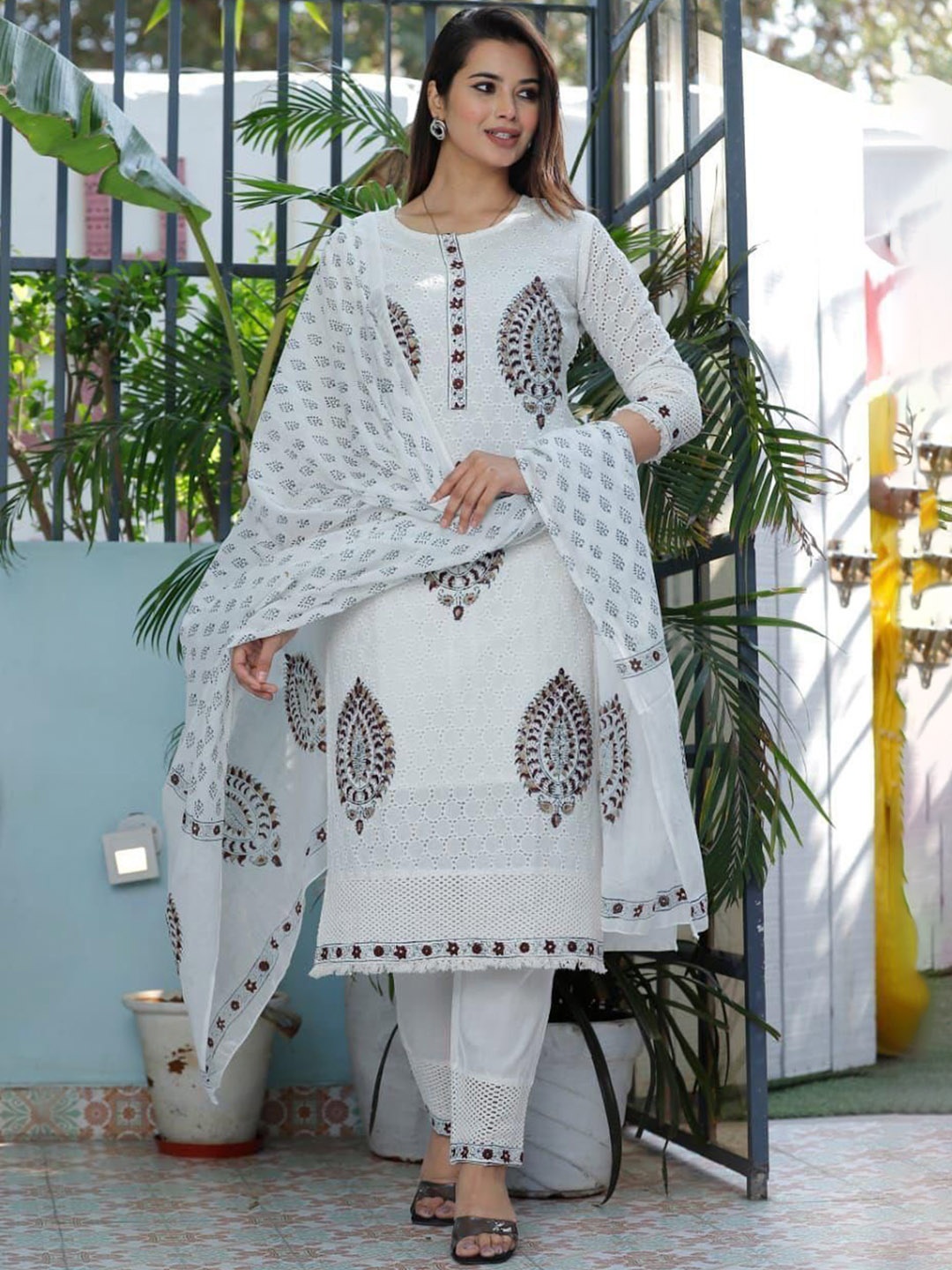 

MILAAV Ethnic Motifs Printed Round Neck Straight Kurta With Trousers, White