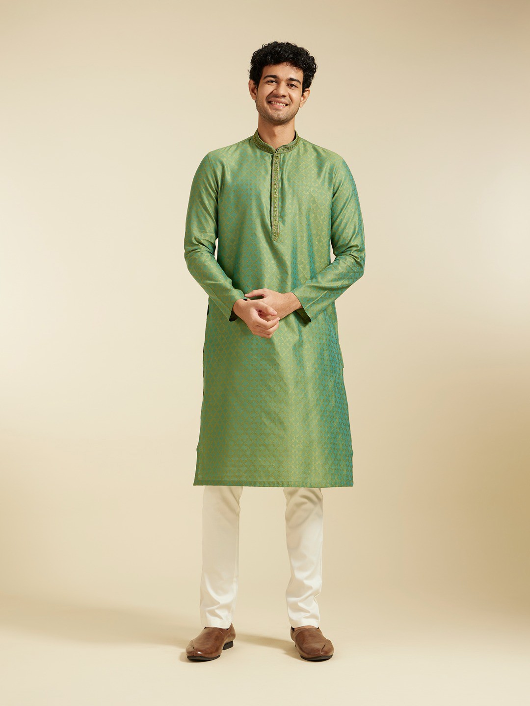 

Diwas by Manyavar Floral Woven Design Mandarin Collar Straight Kurta, Green
