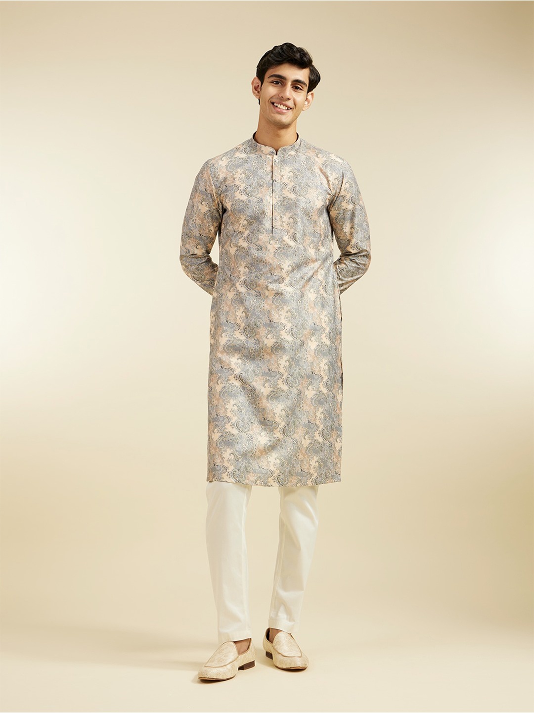 

Diwas by Manyavar Paisley Woven Design Mandarin Collar Straight Kurta, Grey