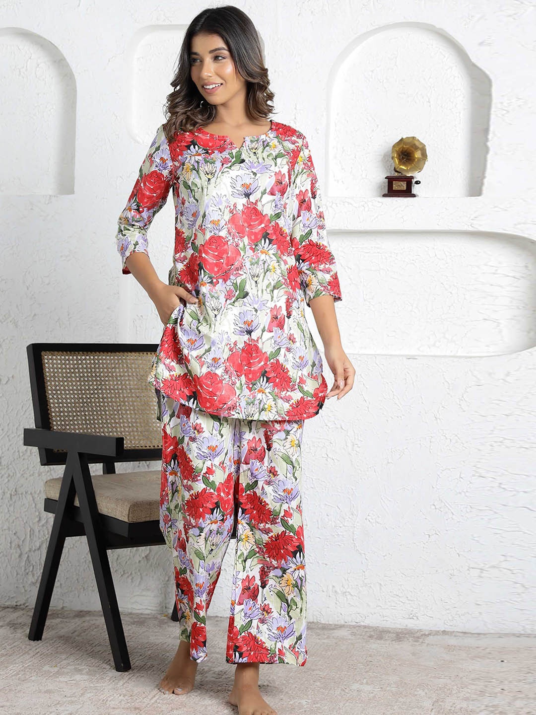 

FLAVIA CREATION Women Printed Pure Cotton Night Suits, White
