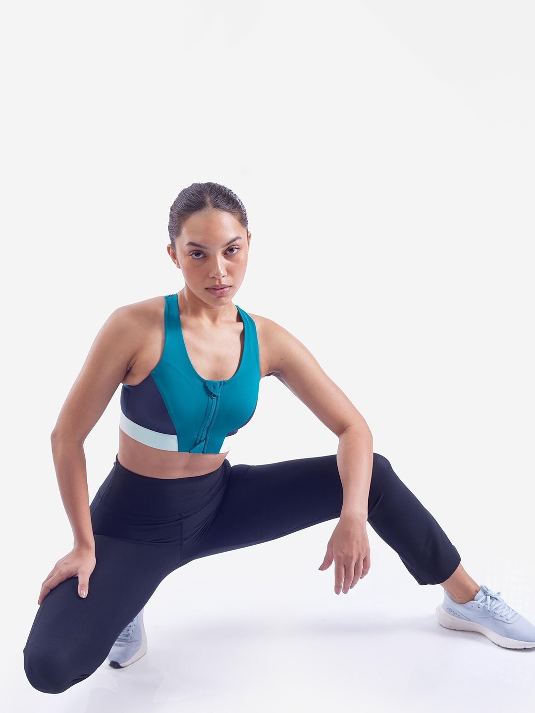 

Domyos By Decathlon Women Blue Colorblocked Medium Support Sports Bra