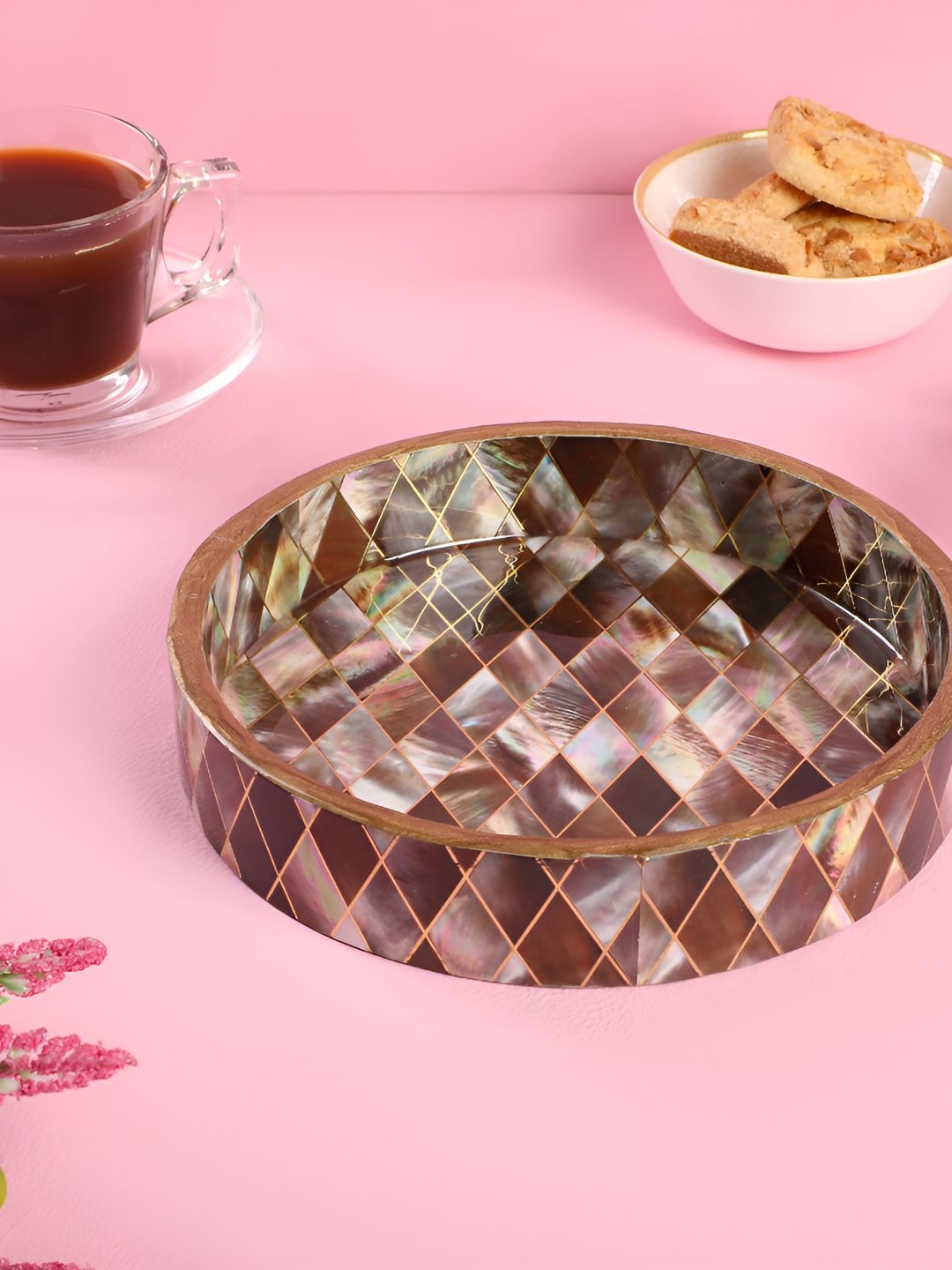 

THE HOME CO. Brown Glass Printed Serving Tray