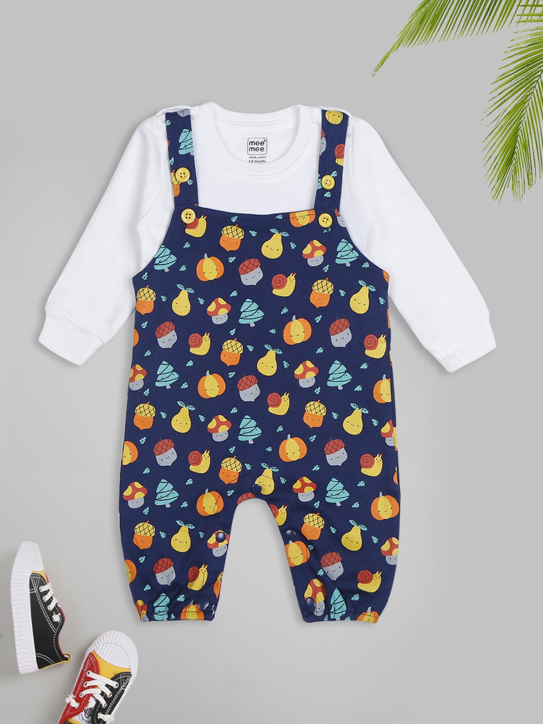 

MeeMee Kids Printed Pure Cotton T-shirt with Dungarees, Navy blue