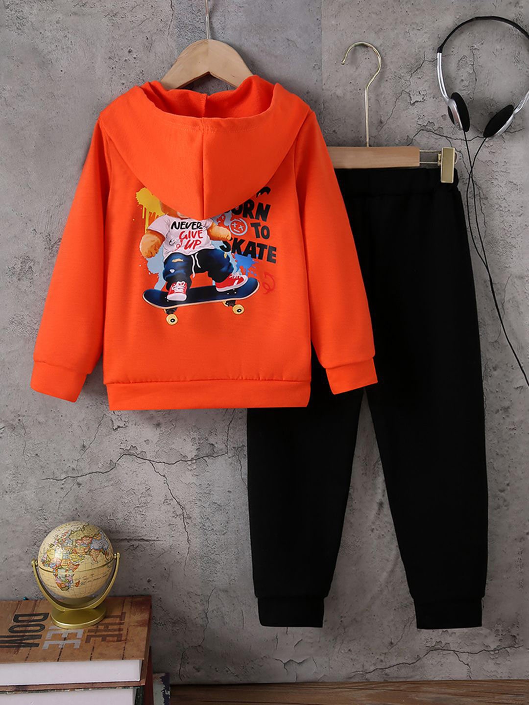 

INCLUD Boys Printed Clothing Set, Orange