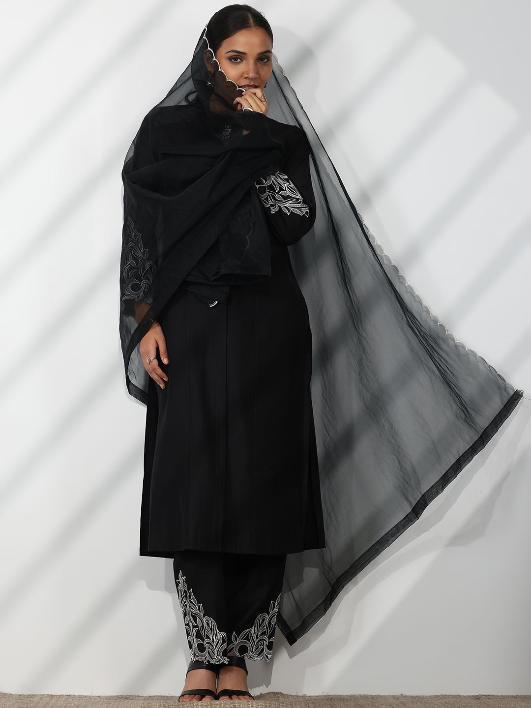 

Libas Floral Embroidered Beads and Stones Straight Kurta with Trousers & Dupatta, Black