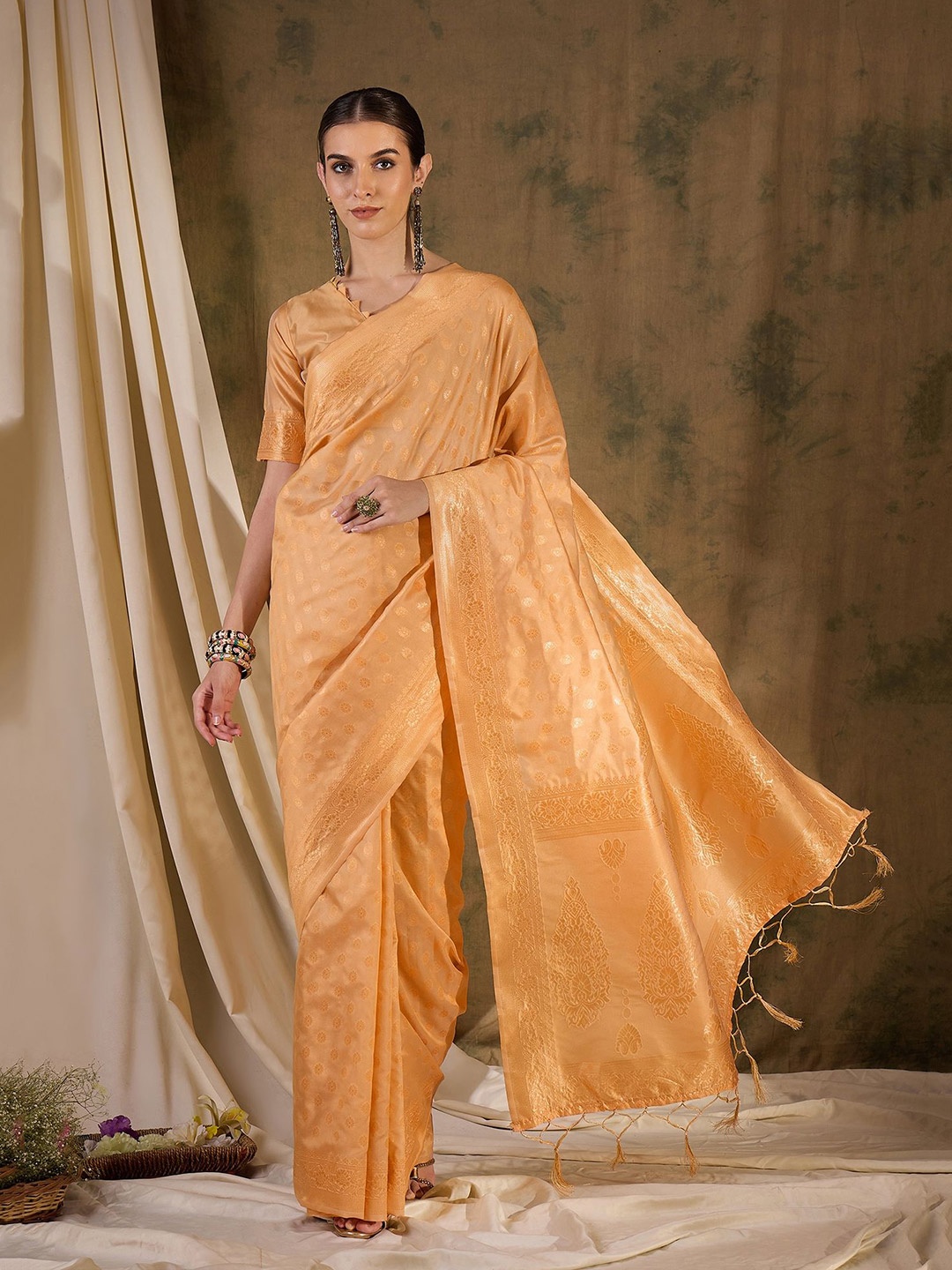 

Maroosh Ethnic Motifs Zari Banarasi Saree, Cream