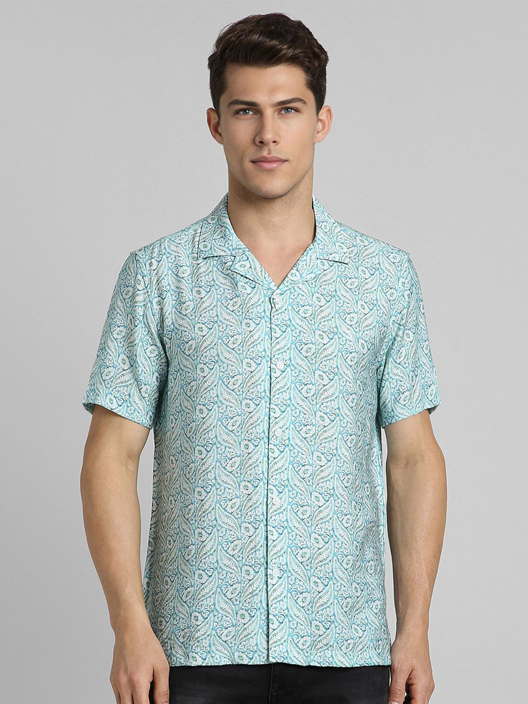 

SIMON CARTER LONDON Men Cuban Collar Floral Printed Casual Shirt, Sea green
