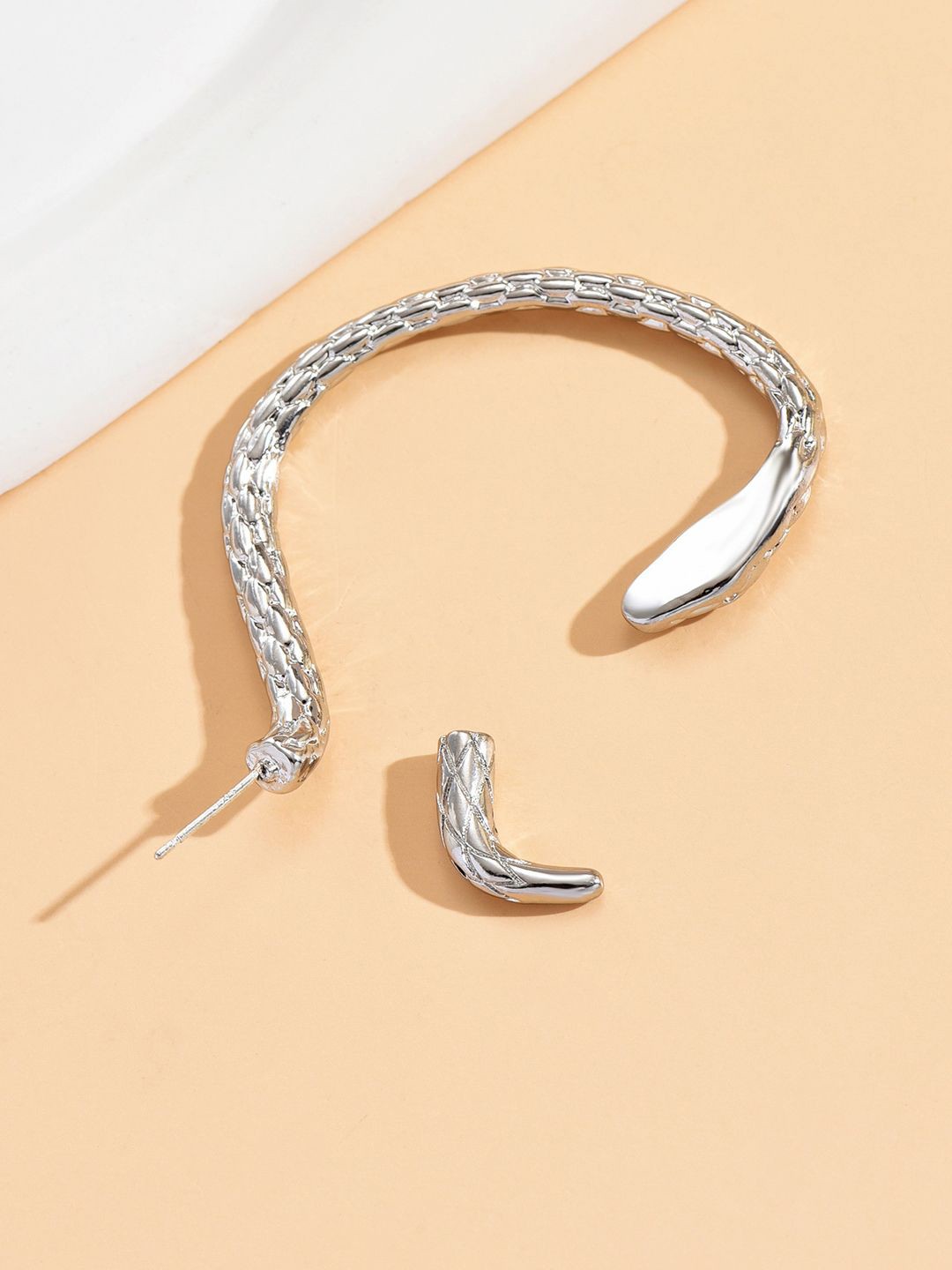 

Krelin Silver-Plated Animal Shaped Ear Cuff Earrings