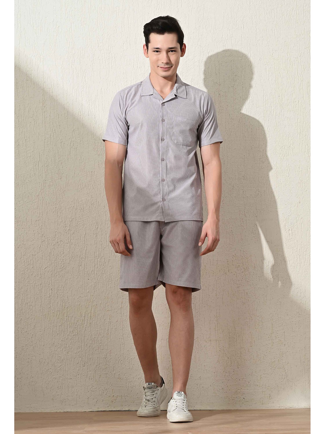 

STARFOX Men Cuban Collar Self Design Shirt With Shorts, Grey