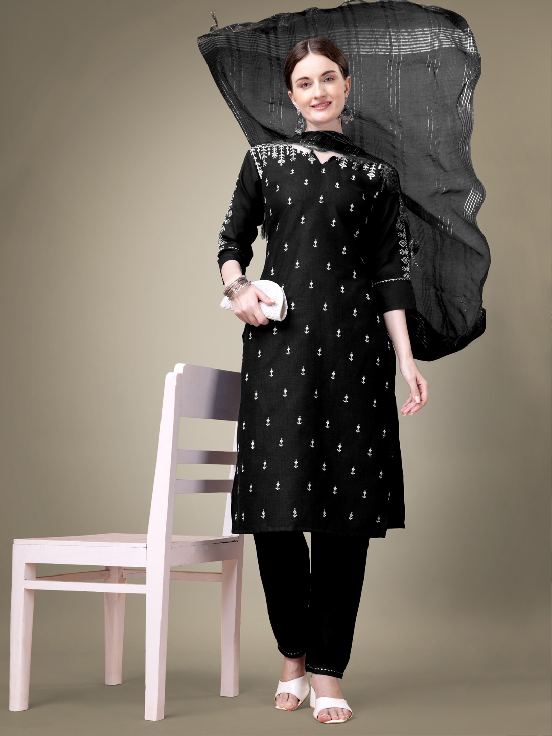 

KAYOMMI Paisley Woven Design Straight Kurta With Churidar & Dupatta, Black
