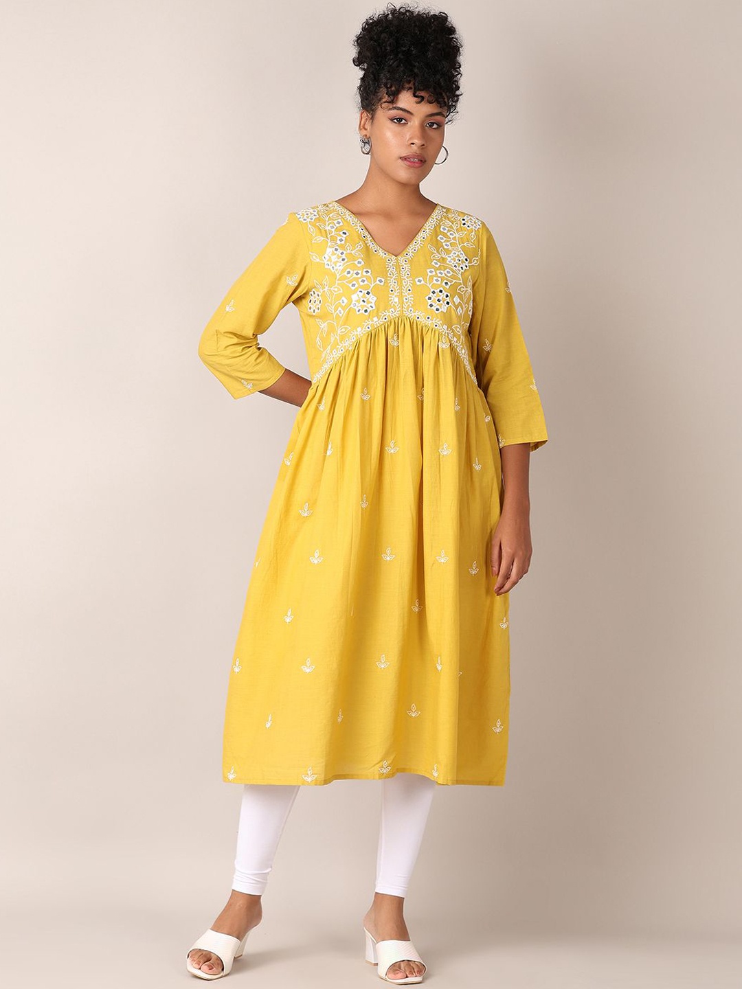 

V-Mart Women Geometric Embellished Kurta, Yellow