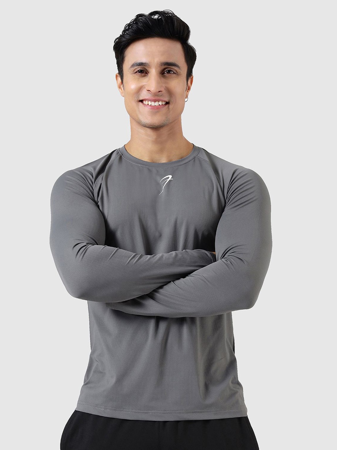 

FUAARK Men Anti Odour Solid Round Neck T-shirt, Grey