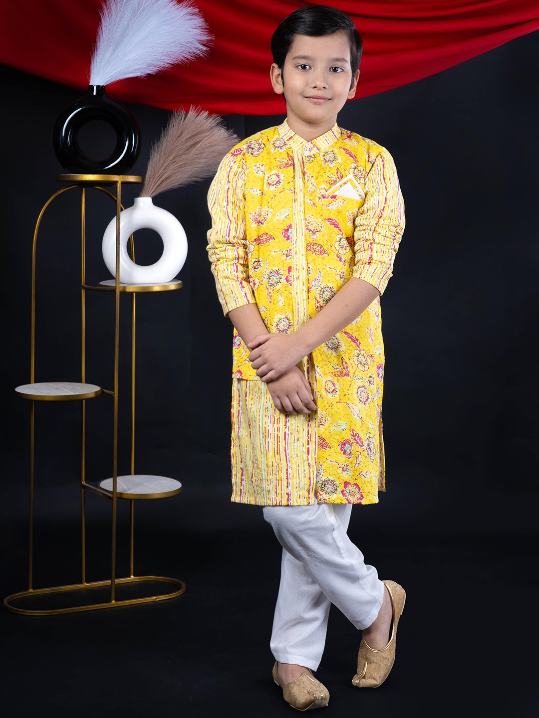 

BEBE UNICORN Boys Floral Printed Band Collar Pure Cotton Kurta with Trouser, Yellow