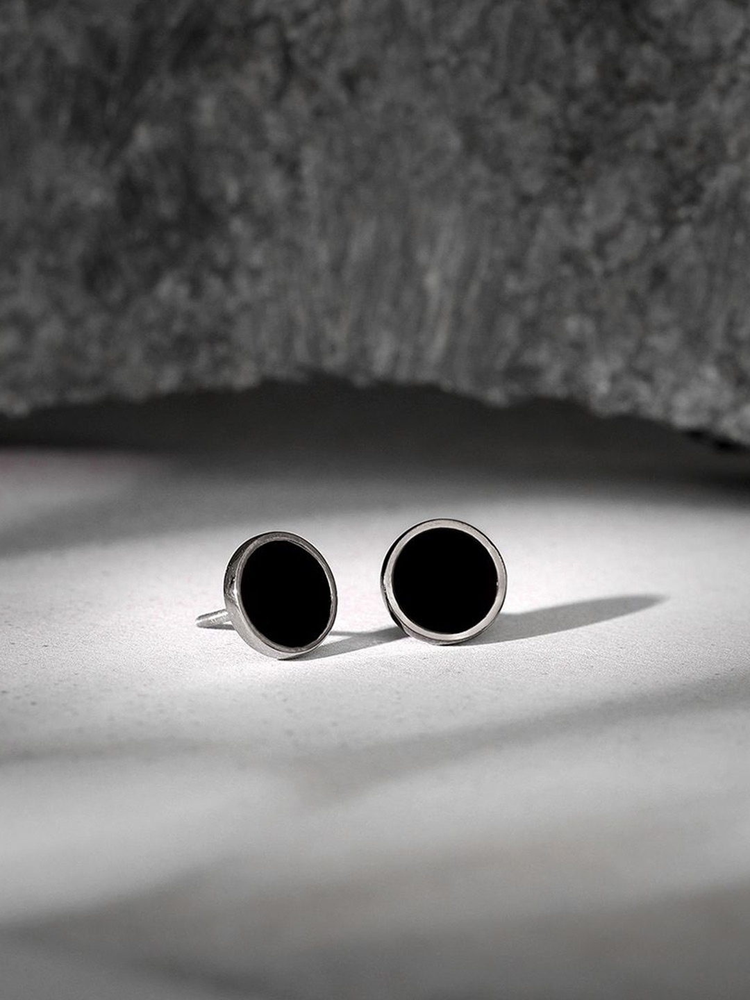

GIVA 925 Sterling Silver Rhodium -Plated Circular Shaped Studs, Black