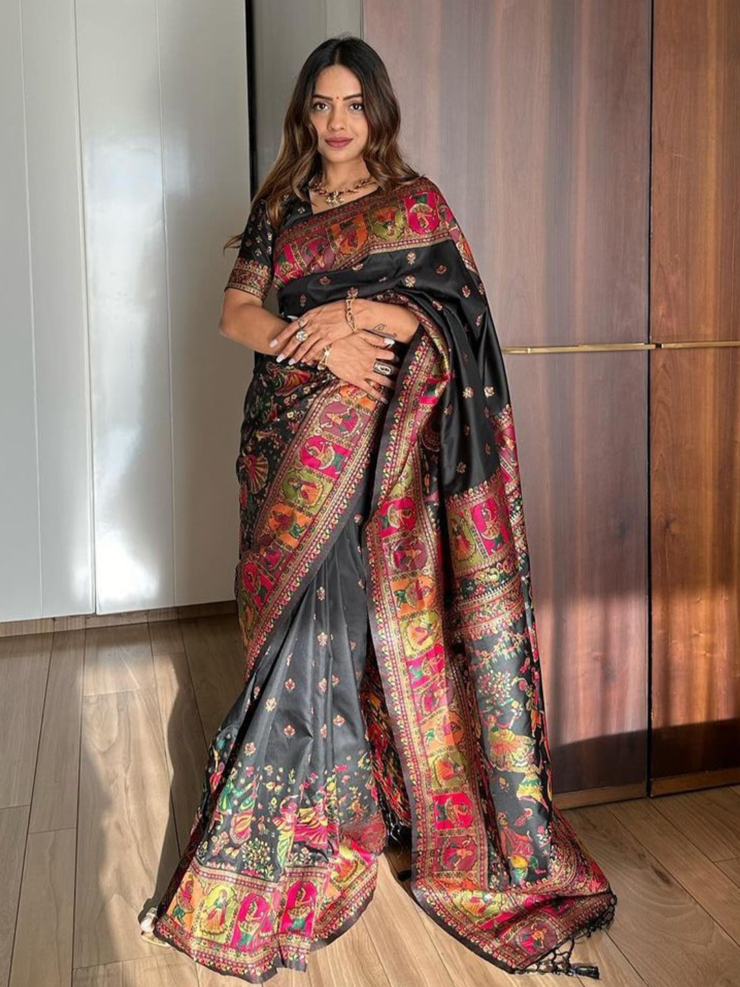 

AWRIYA Woven Design Zari Pure Silk Saree, Black