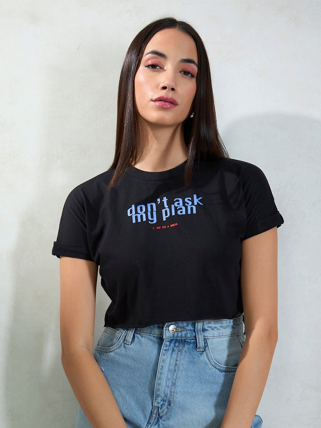 

Virgio Women Cotton Round Neck Crop Length Solid Regular Sleeve Tshirt, Black