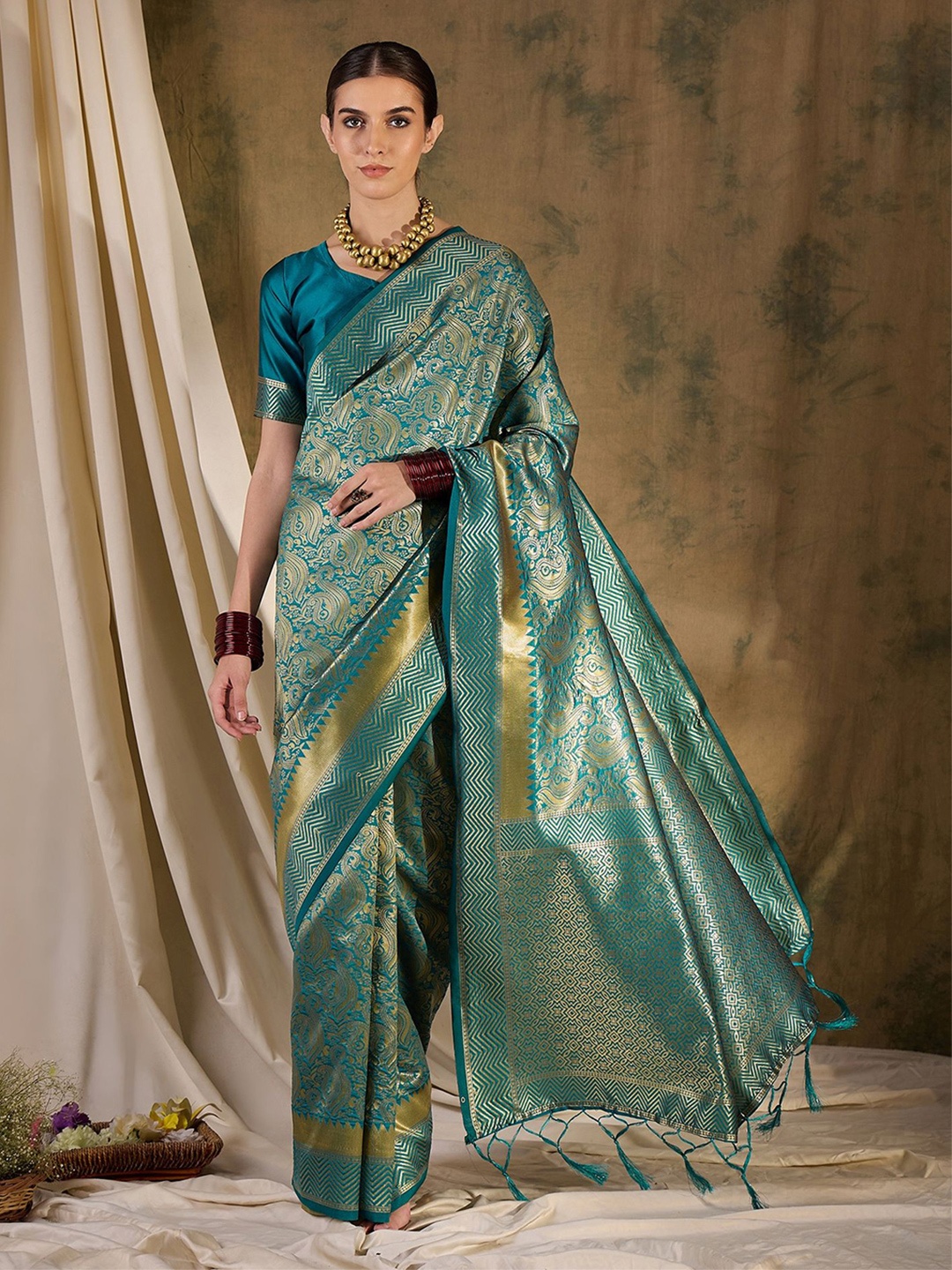 

Maroosh Woven Design Zari Banarasi Saree, Teal