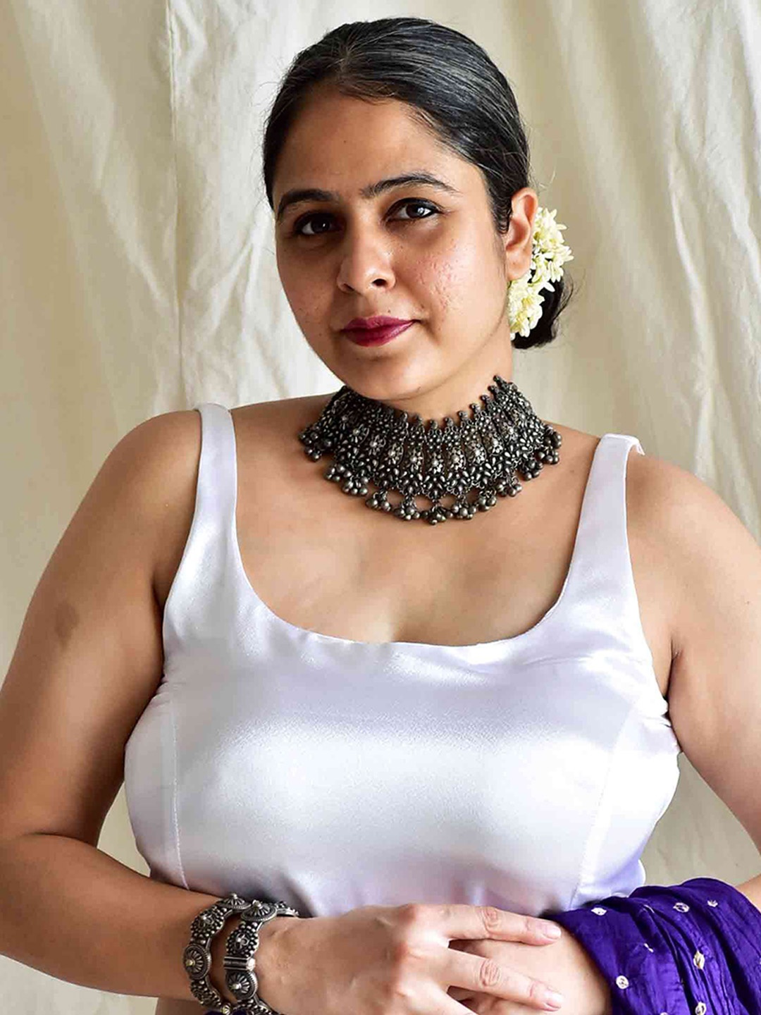 

Sundarii Sleeveless Satin Saree Blouse, White